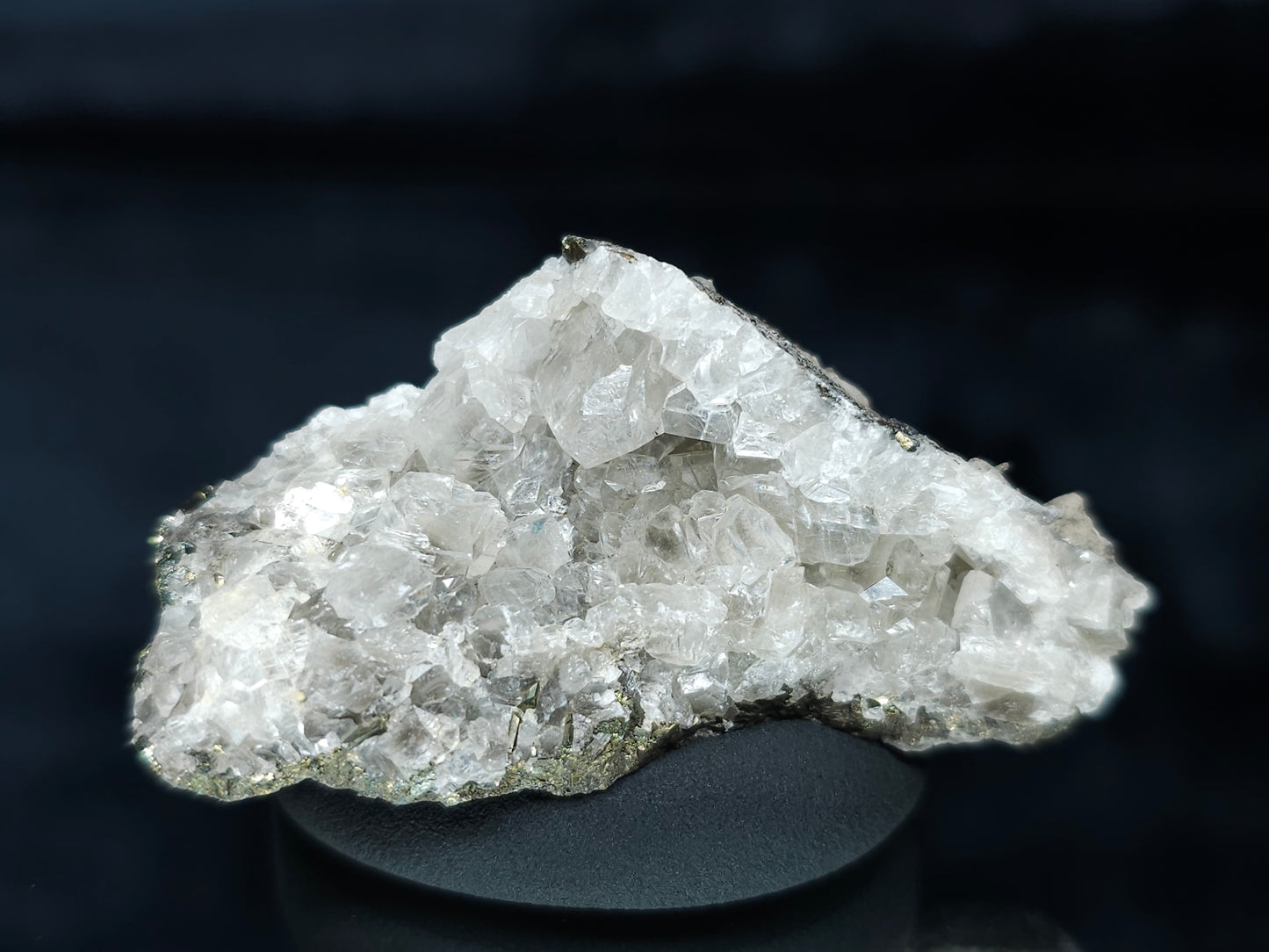 #33636 Super clear Nailhead Spar Calcite tiny cluster