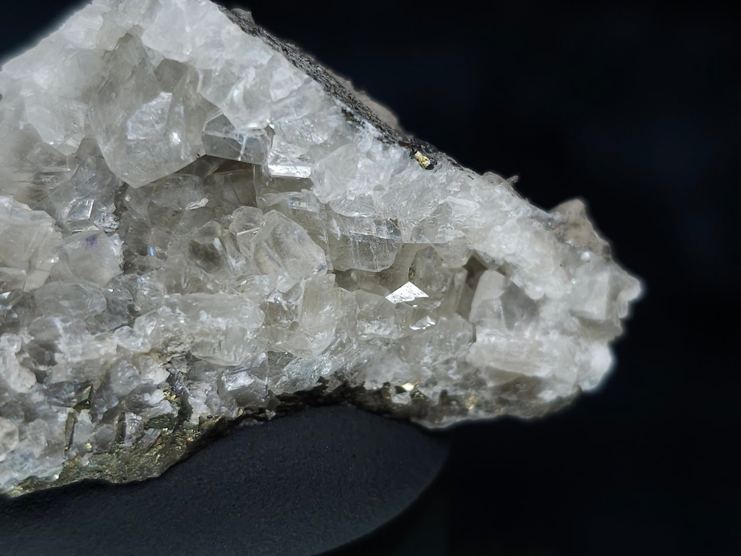 #33636 Super clear Nailhead Spar Calcite tiny cluster