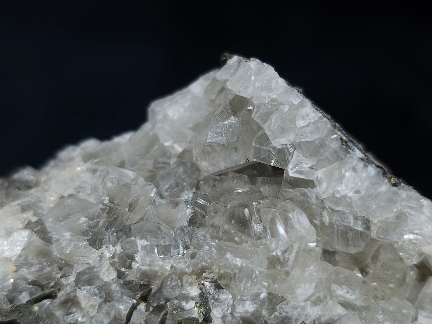 #33636 Super clear Nailhead Spar Calcite tiny cluster
