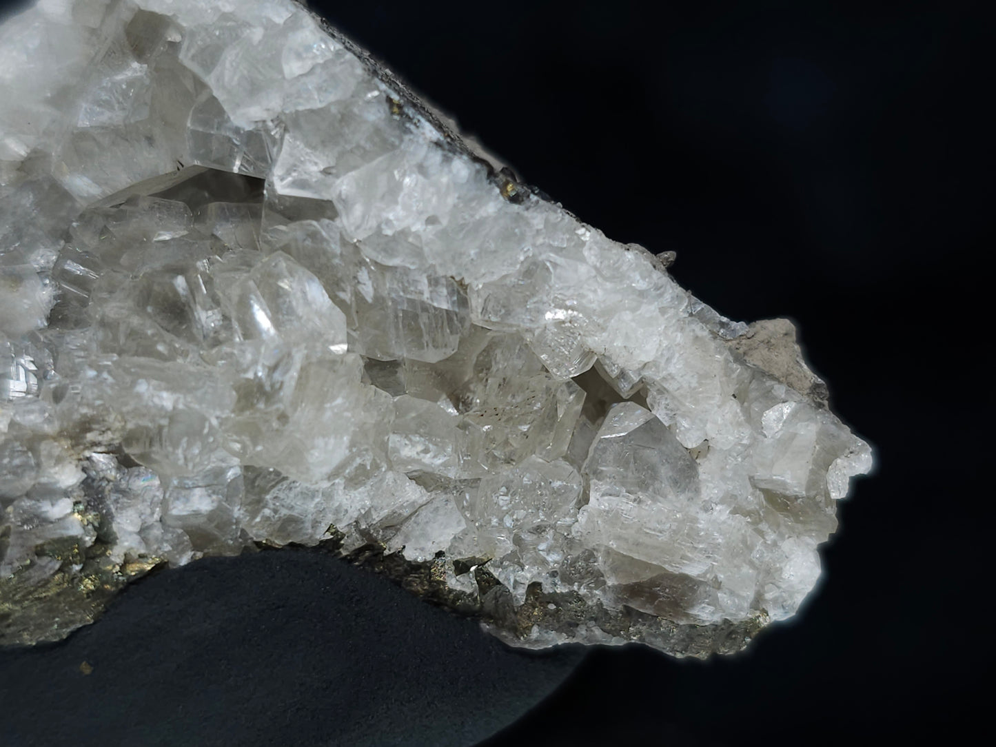 #33636 Super clear Nailhead Spar Calcite tiny cluster