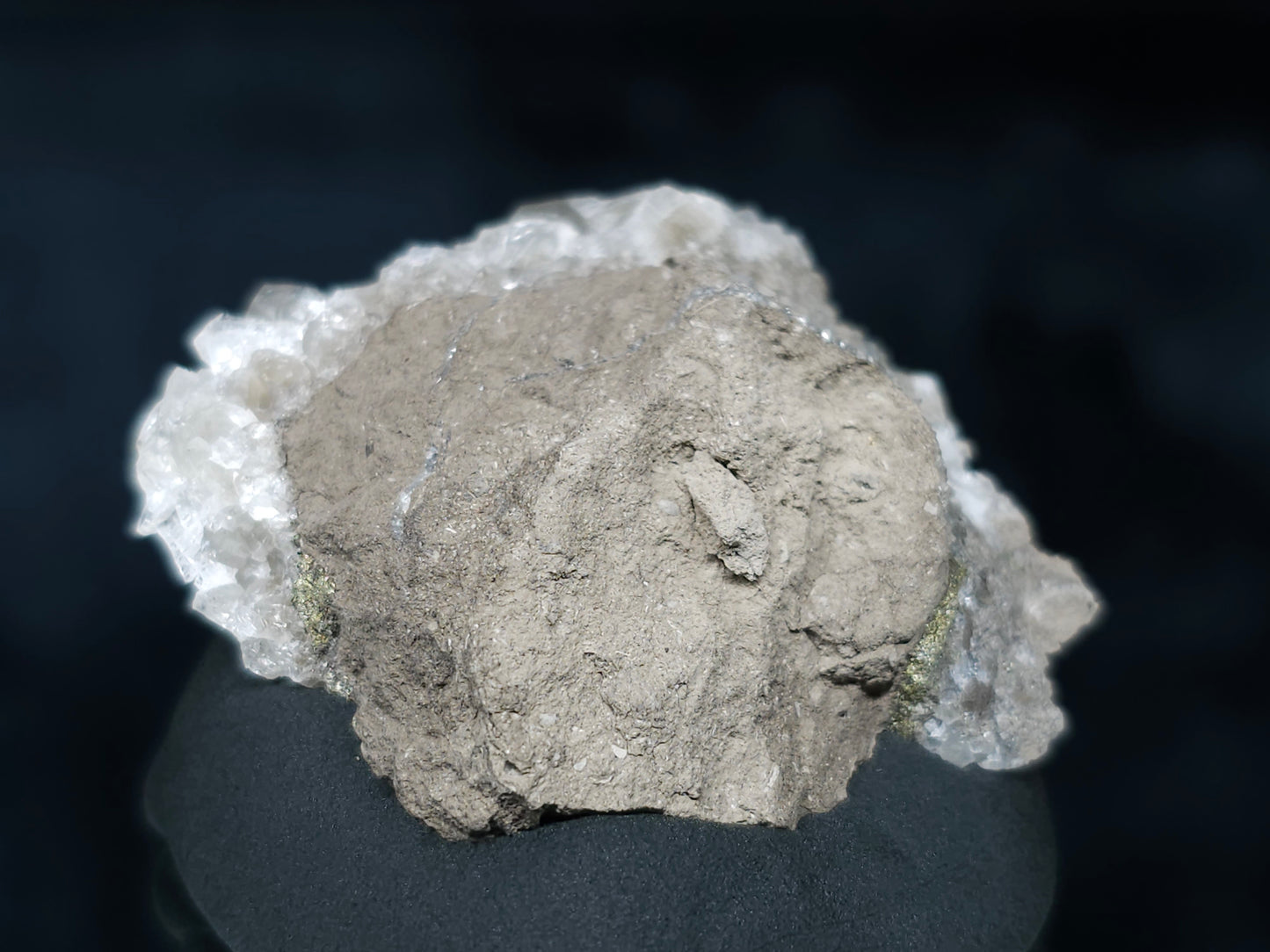 #33638 Super clear Nailhead Spar Calcite tiny cluster Chalcopyrite ore and multiple small fossils in the matrix