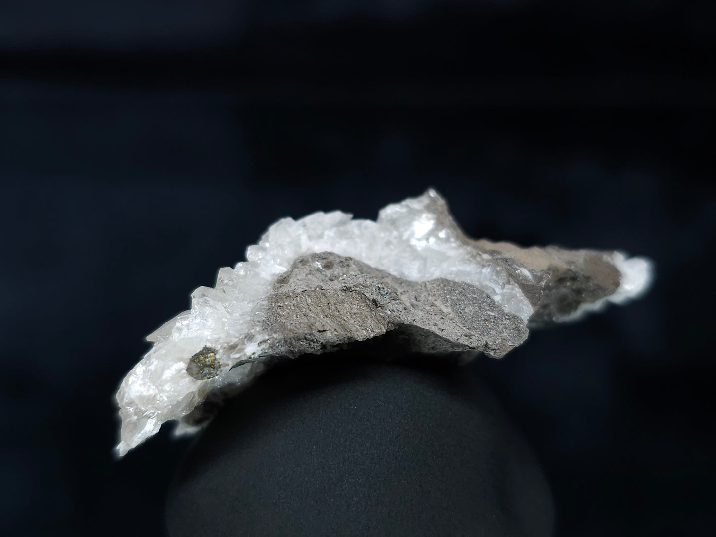 #33639  Super clear Nailhead Spar Calcite tiny cluster