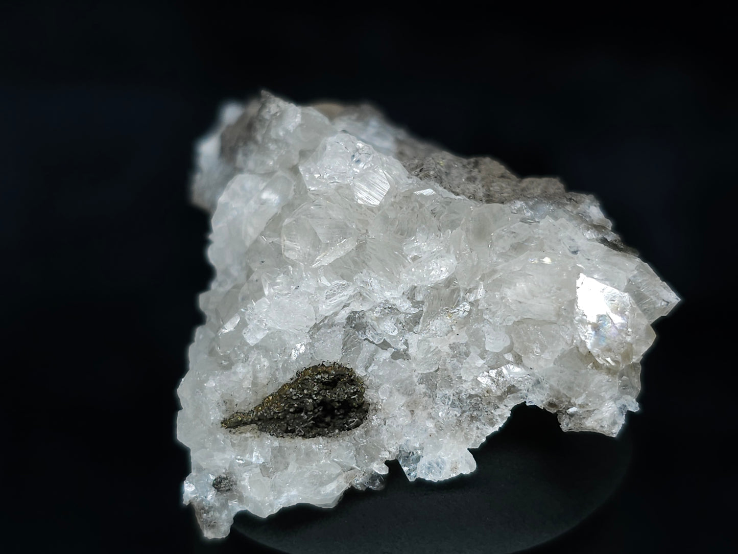 #33639  Super clear Nailhead Spar Calcite tiny cluster