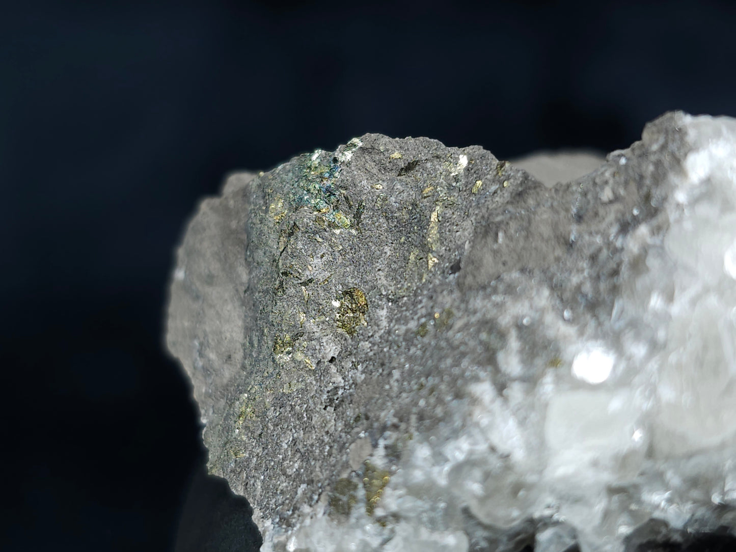#33643 Super clear Nailhead Spar Calcite tiny cluster and Chalcopyrite ore and multiple small fossils in the matrix