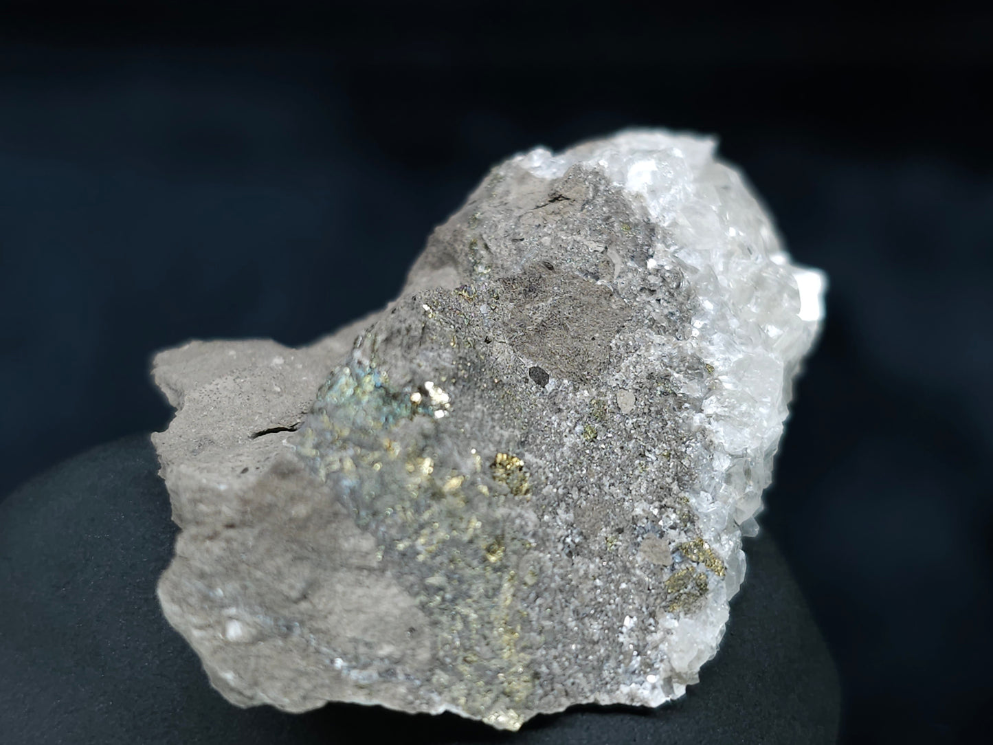 #33643 Super clear Nailhead Spar Calcite tiny cluster and Chalcopyrite ore and multiple small fossils in the matrix