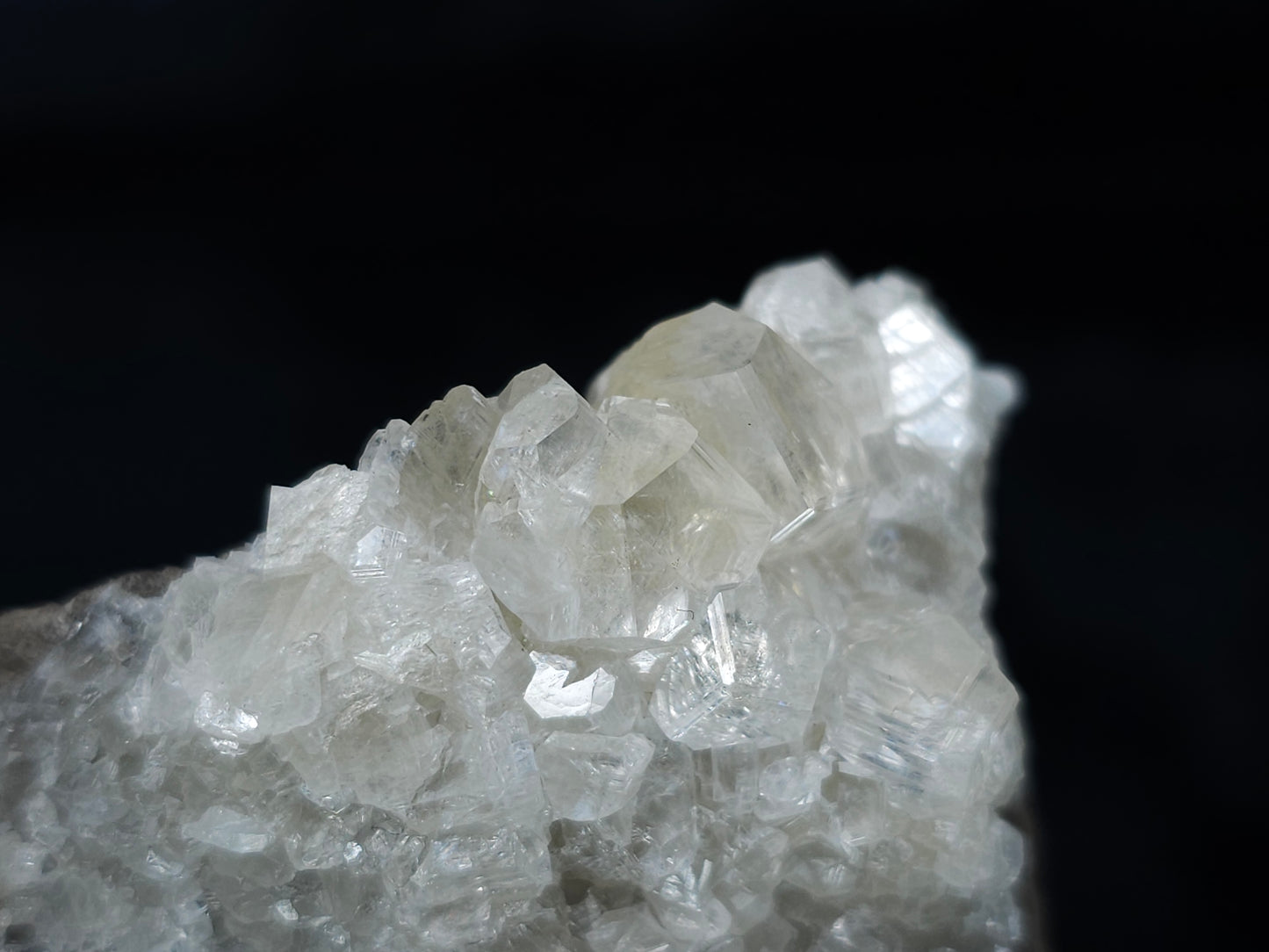 #33644 Super clear Nailhead Spar Calcite tiny cluster