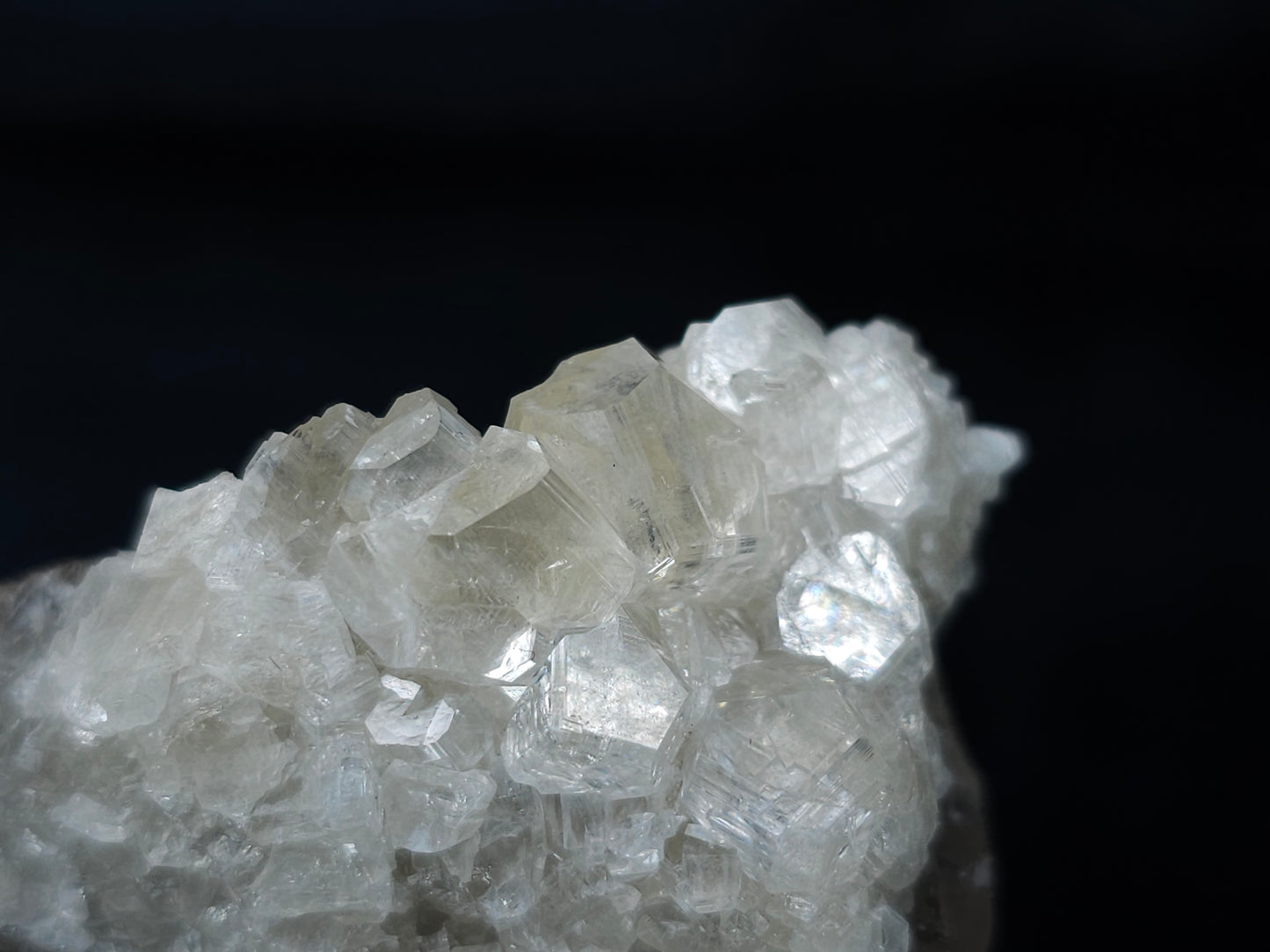 #33644 Super clear Nailhead Spar Calcite tiny cluster