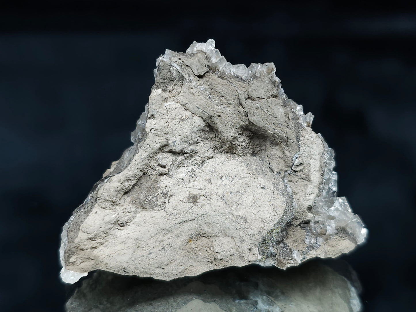 #33649 Super clear Nailhead Spar Calcite tiny cluster and Chalcopyrite ore and multiple small fossils in the matrix