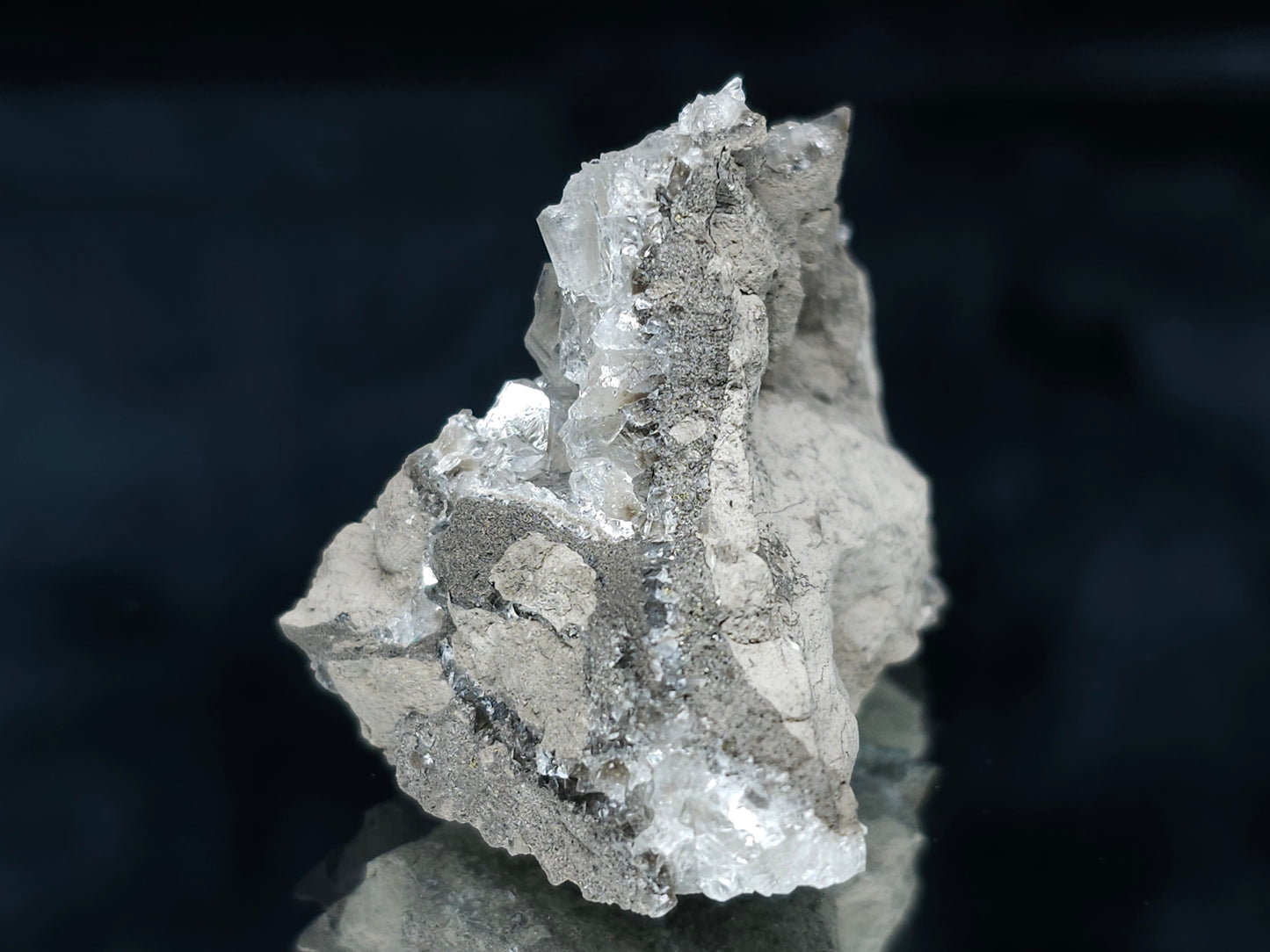 #33649 Super clear Nailhead Spar Calcite tiny cluster and Chalcopyrite ore and multiple small fossils in the matrix