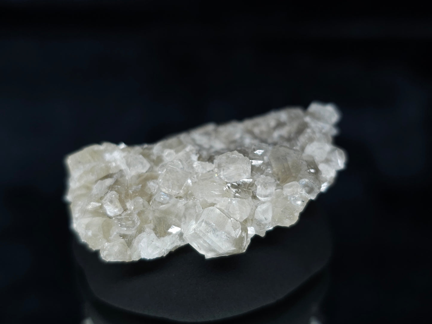 #33650 Super clear Nailhead Spar Calcite tiny cluster