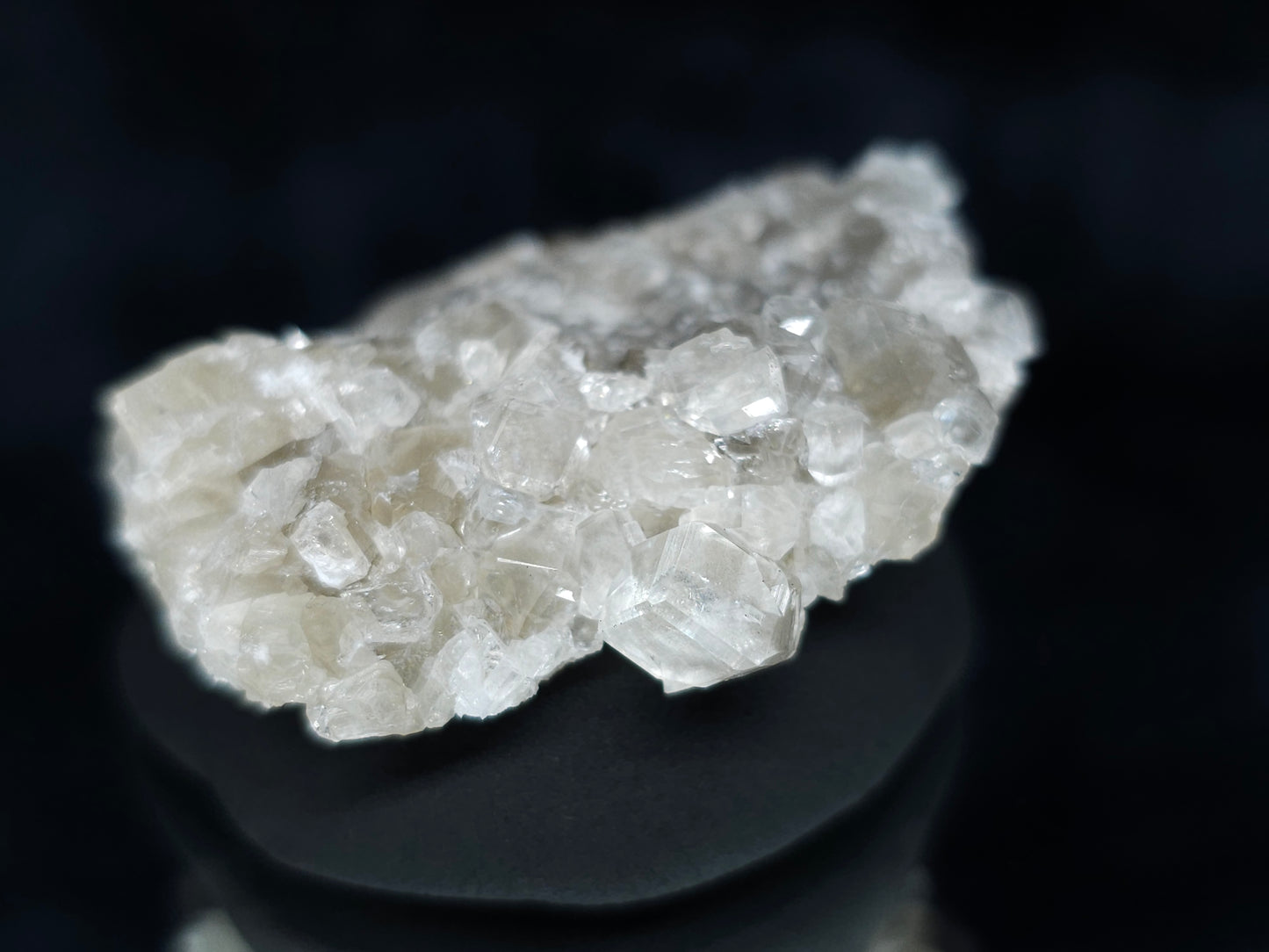 #33650 Super clear Nailhead Spar Calcite tiny cluster