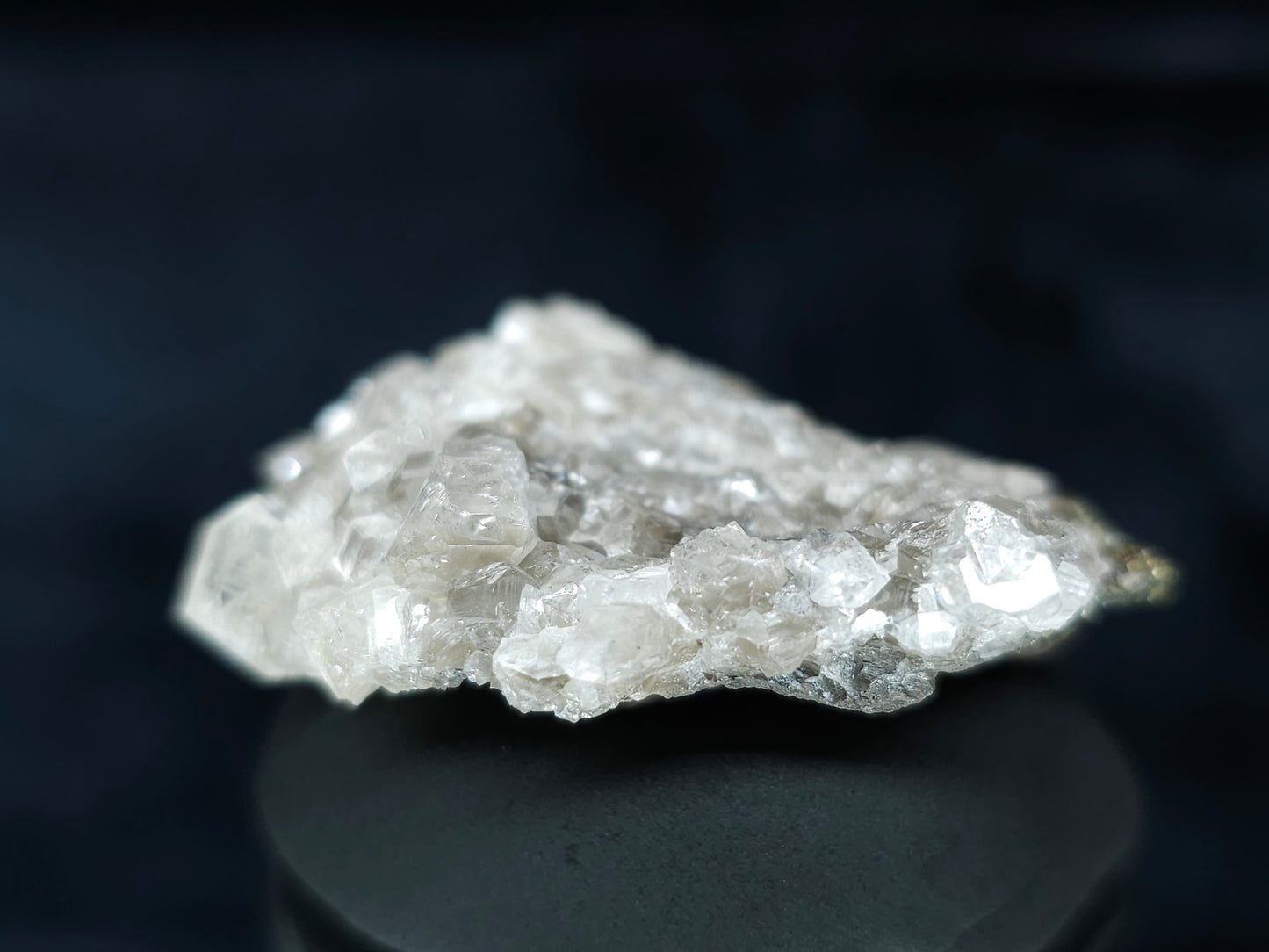 #33650 Super clear Nailhead Spar Calcite tiny cluster