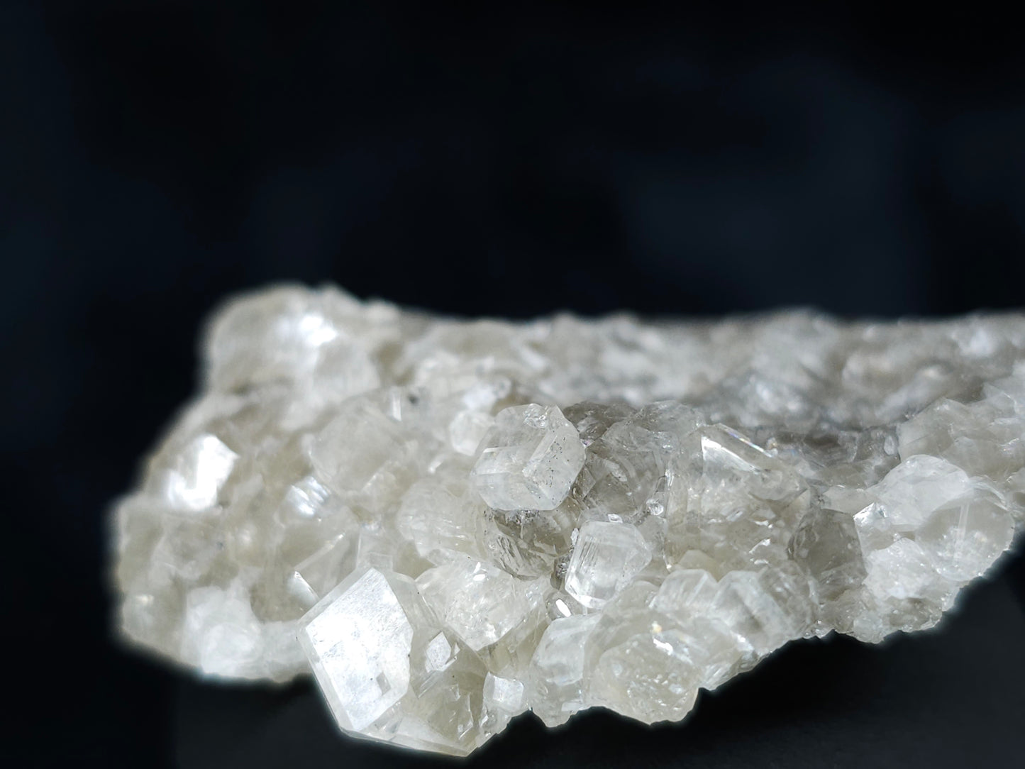 #33650 Super clear Nailhead Spar Calcite tiny cluster