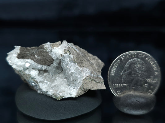 #33651 Super clear Nailhead Spar Calcite tiny cluster