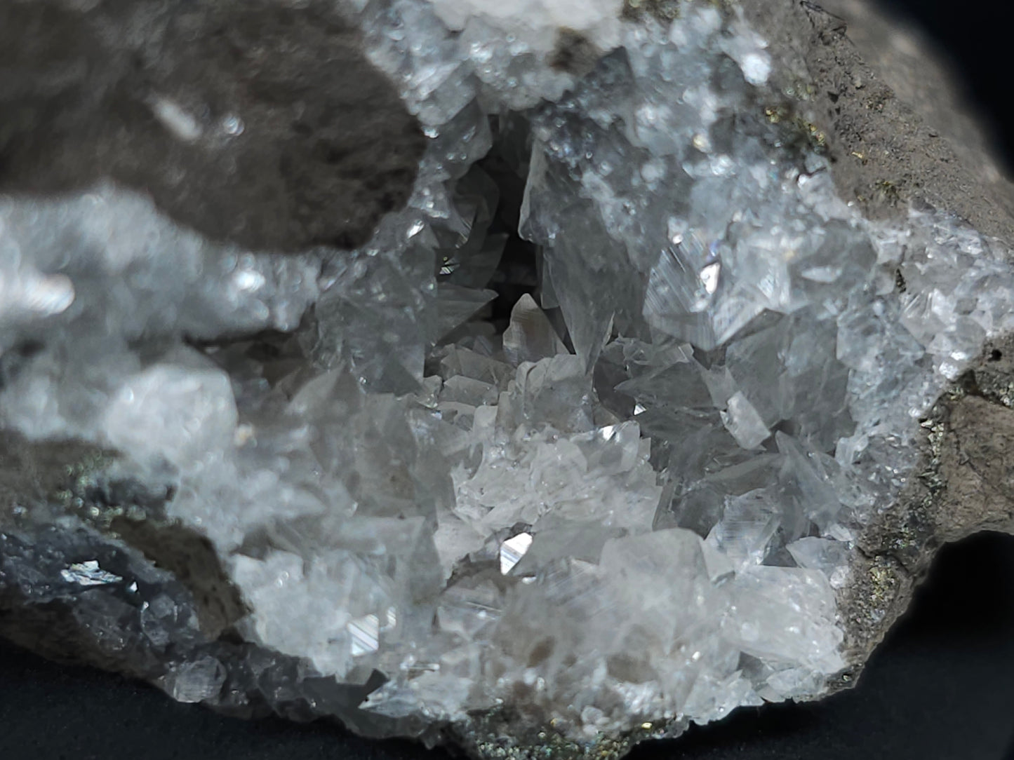 #33651 Super clear Nailhead Spar Calcite tiny cluster