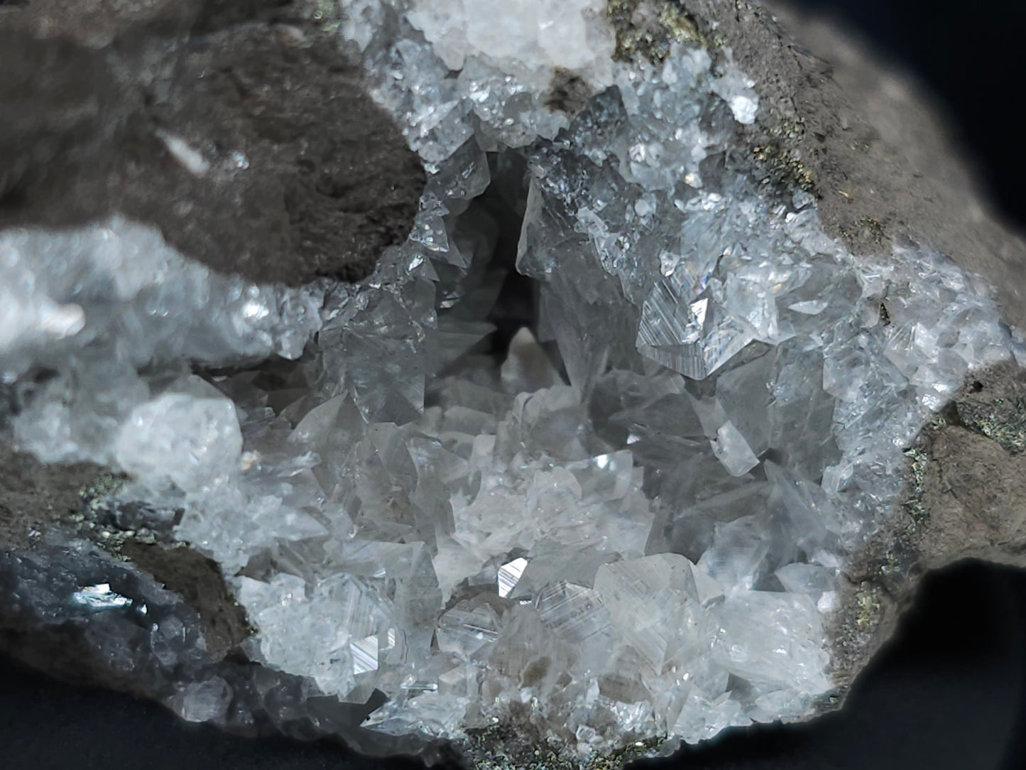 #33651 Super clear Nailhead Spar Calcite tiny cluster