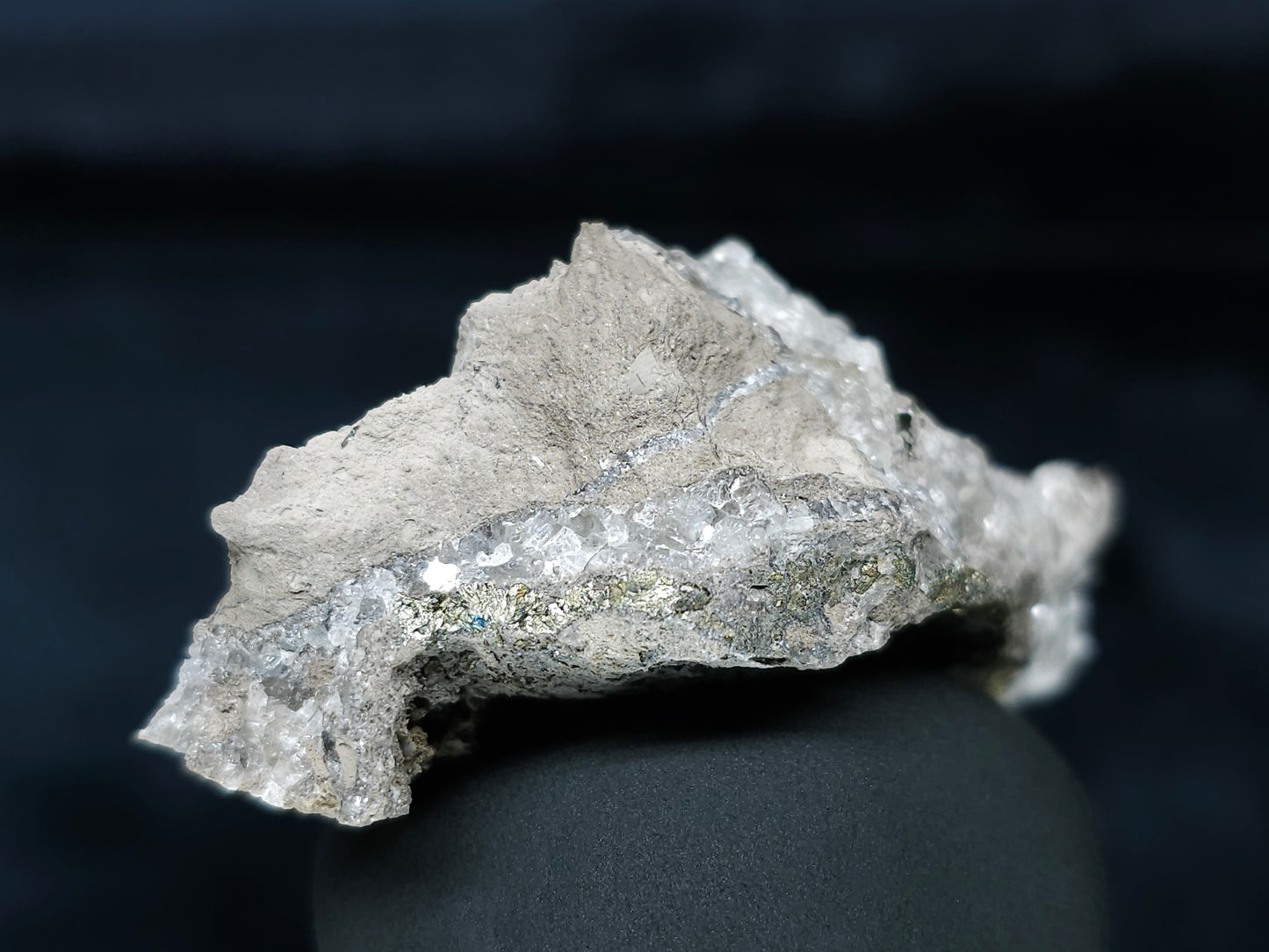 #33652-B Super clear Nailhead Spar Calcite tiny cluster