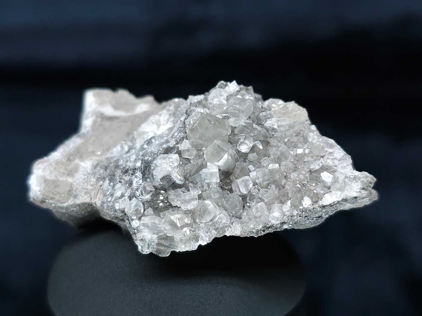 #33653 Super clear Nailhead Spar Calcite tiny cluster