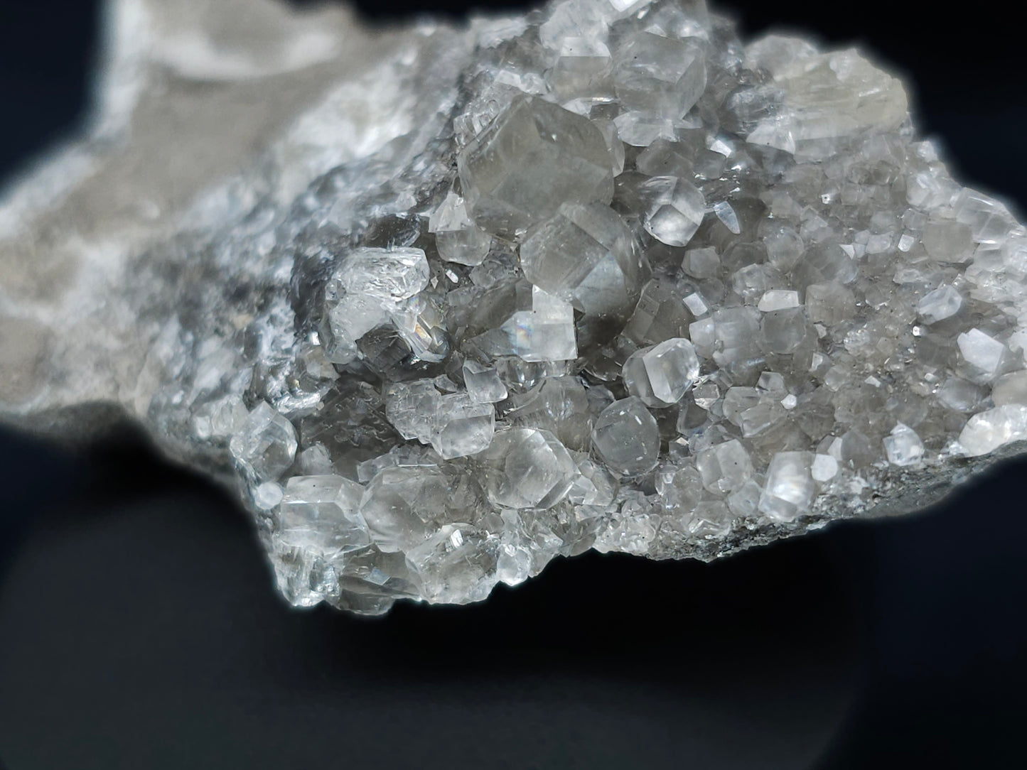 #33653 Super clear Nailhead Spar Calcite tiny cluster