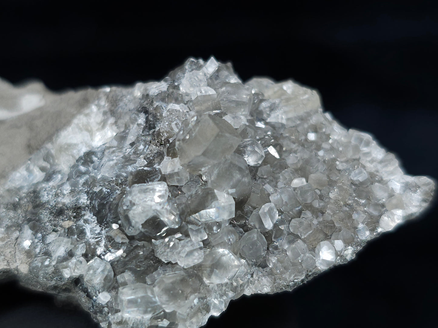 #33653 Super clear Nailhead Spar Calcite tiny cluster