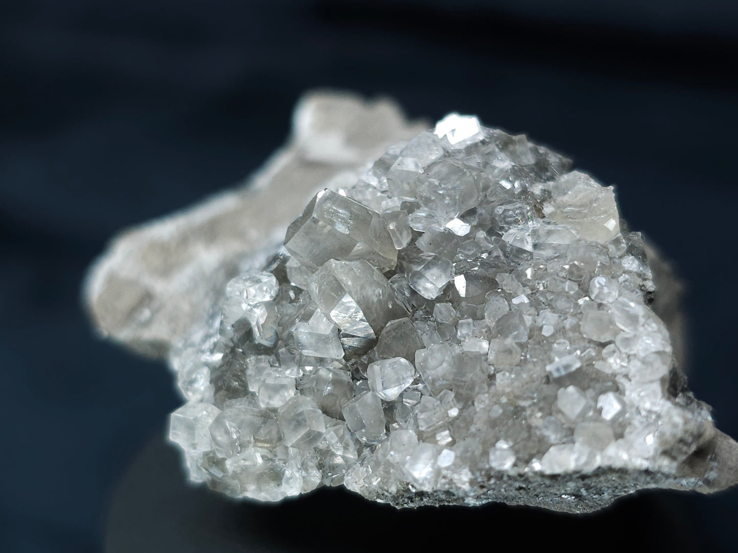 #33653 Super clear Nailhead Spar Calcite tiny cluster