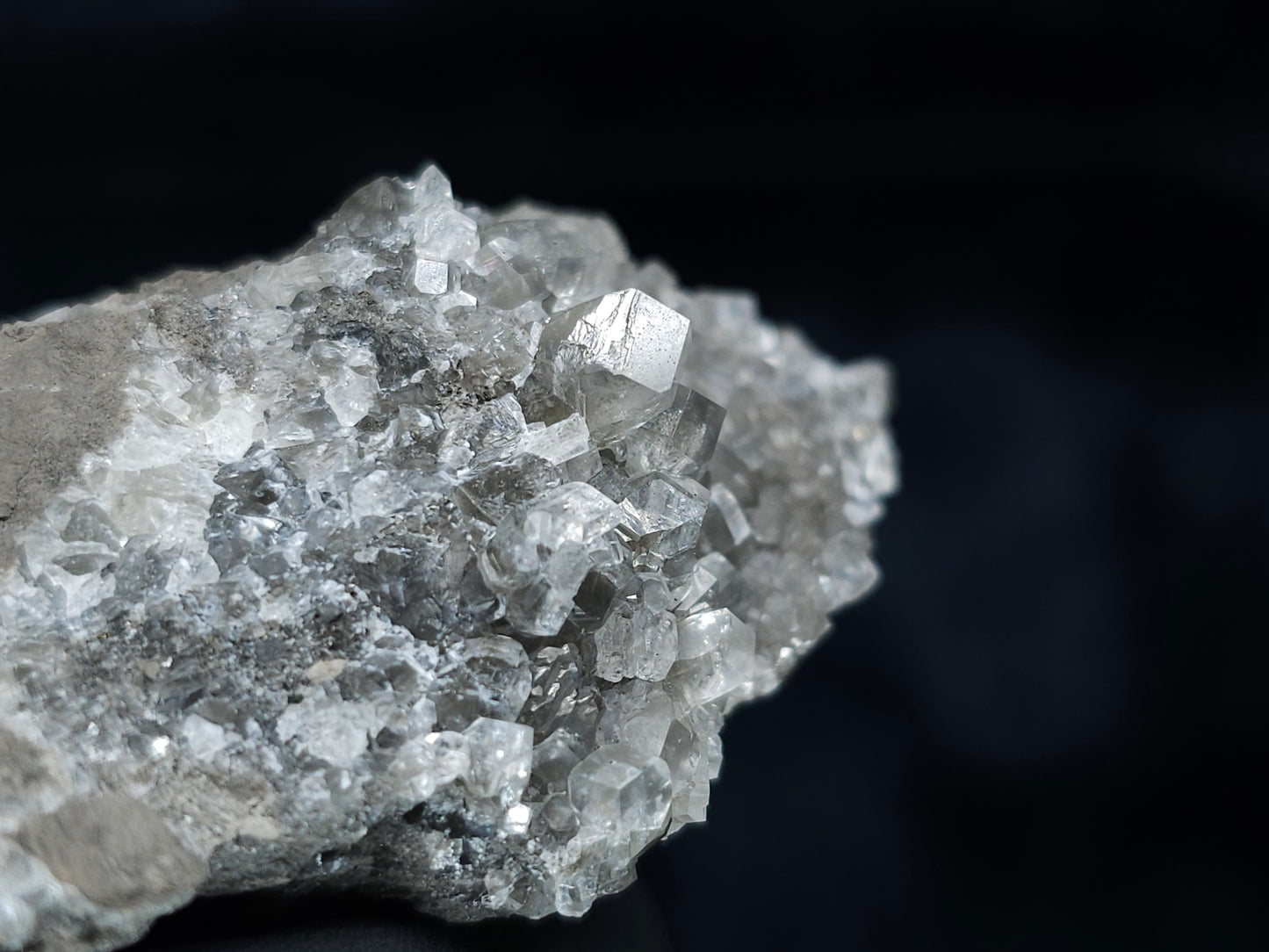 #33653 Super clear Nailhead Spar Calcite tiny cluster