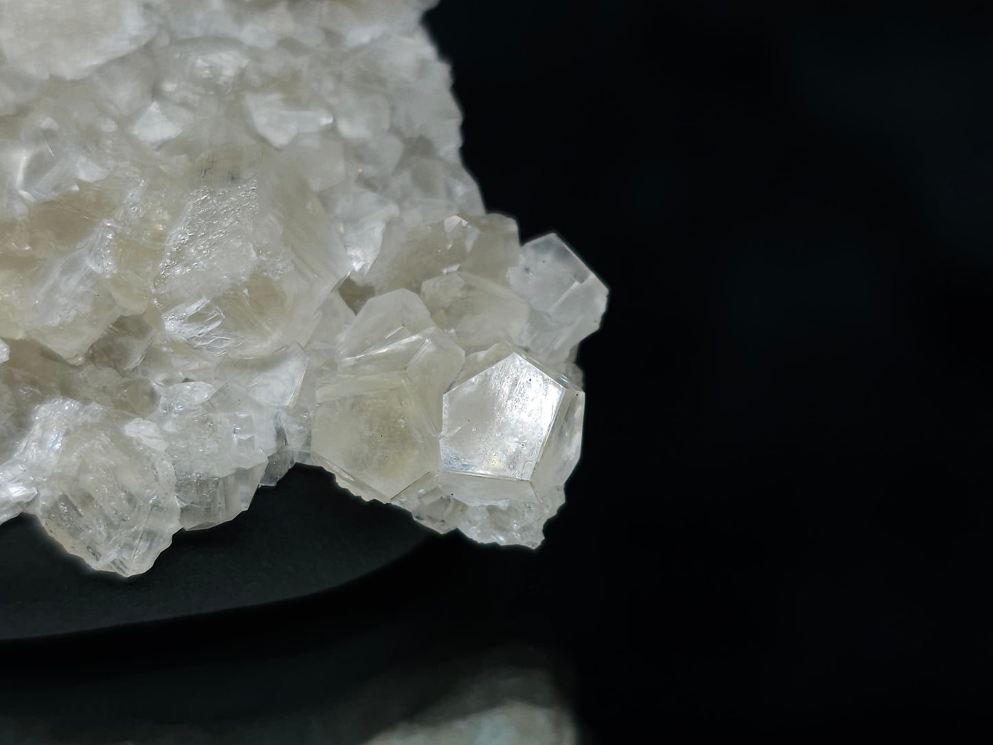 #33654 Super clear Nailhead Spar Calcite tiny cluster