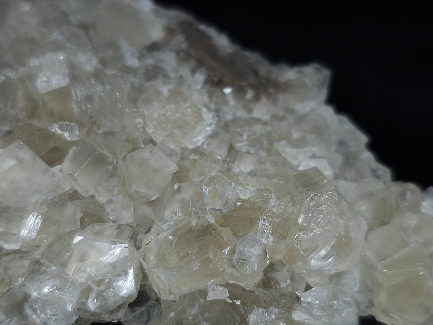 #33654 Super clear Nailhead Spar Calcite tiny cluster