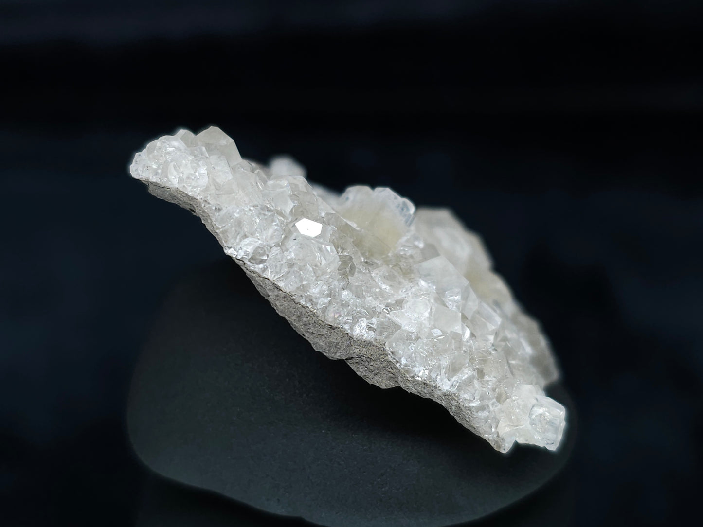 #33654 Super clear Nailhead Spar Calcite tiny cluster