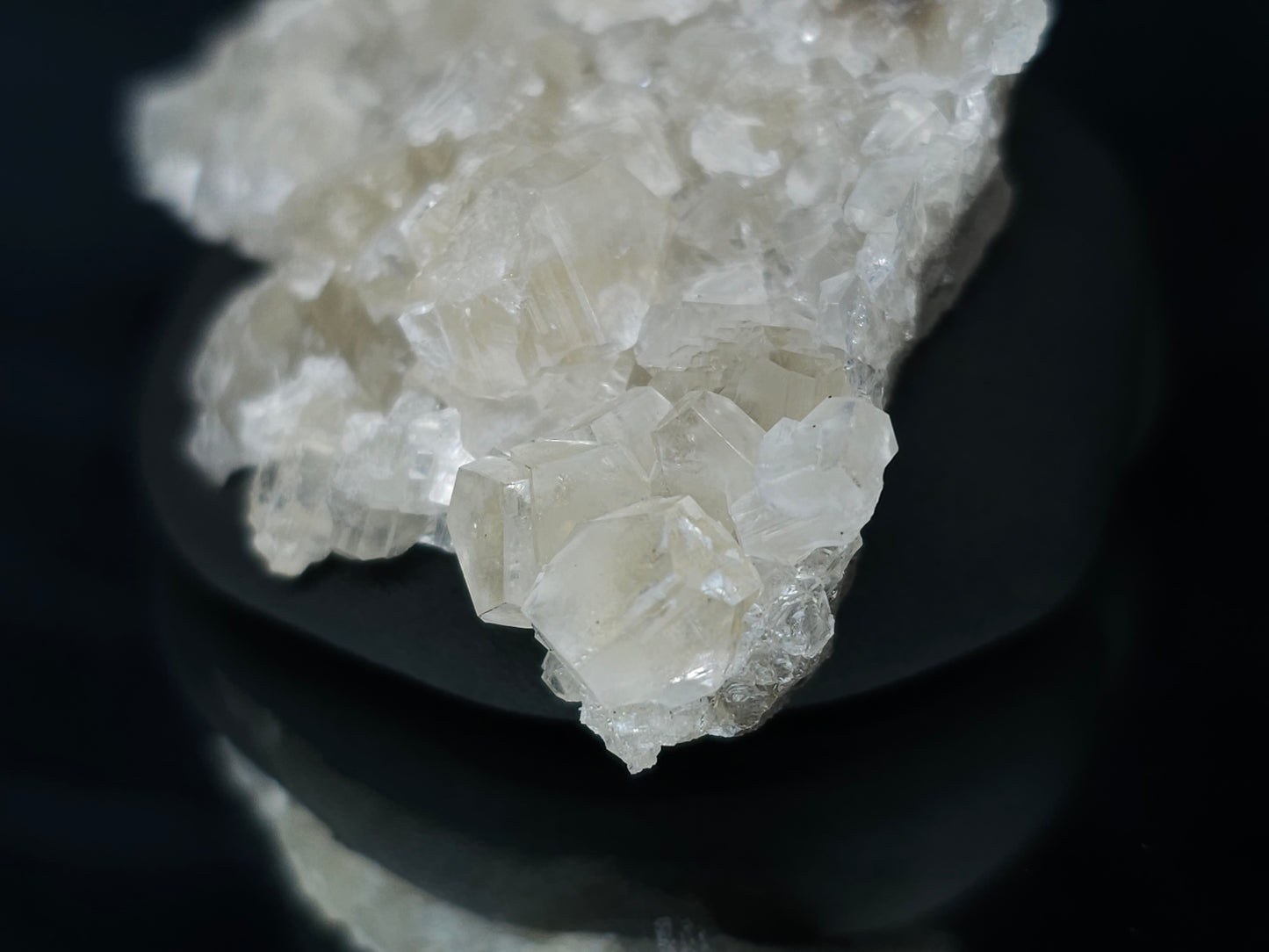 #33654 Super clear Nailhead Spar Calcite tiny cluster
