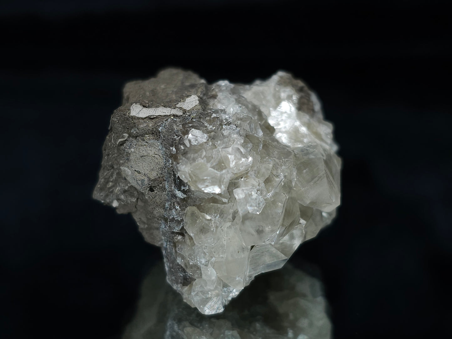 #33655 Super clear Nailhead Spar Calcite cluster and Chalcopyrite ore and multiple small fossils in the matrix