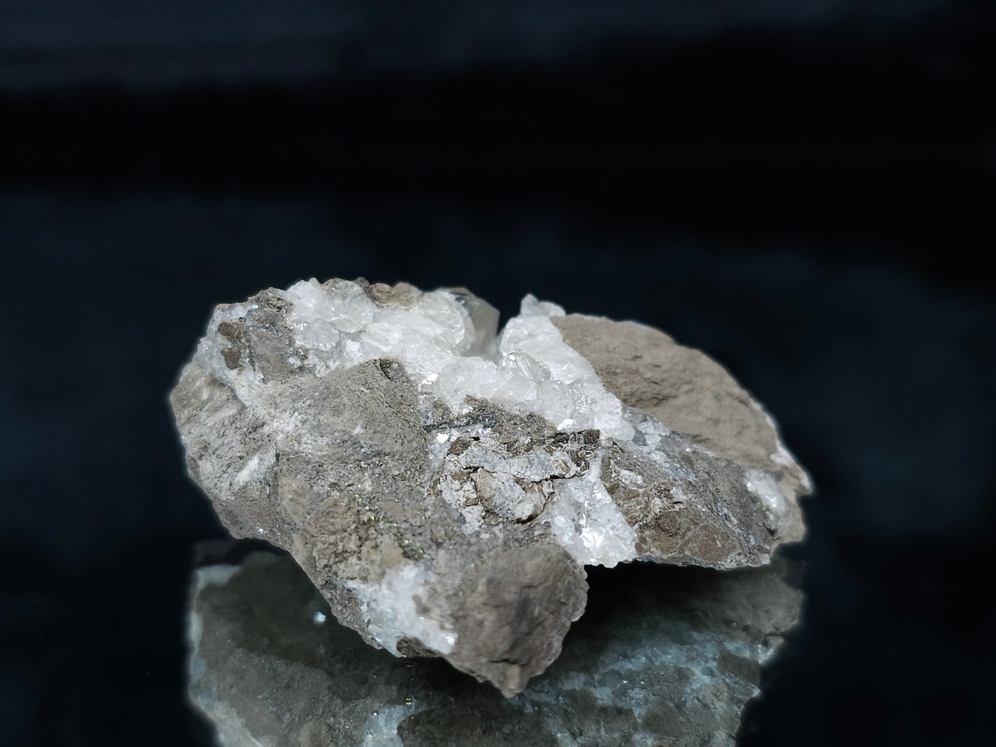 #33657 Super clear Nailhead Spar Calcite cluster and  Chalcopyrite ore and multiple small fossils in the matrix