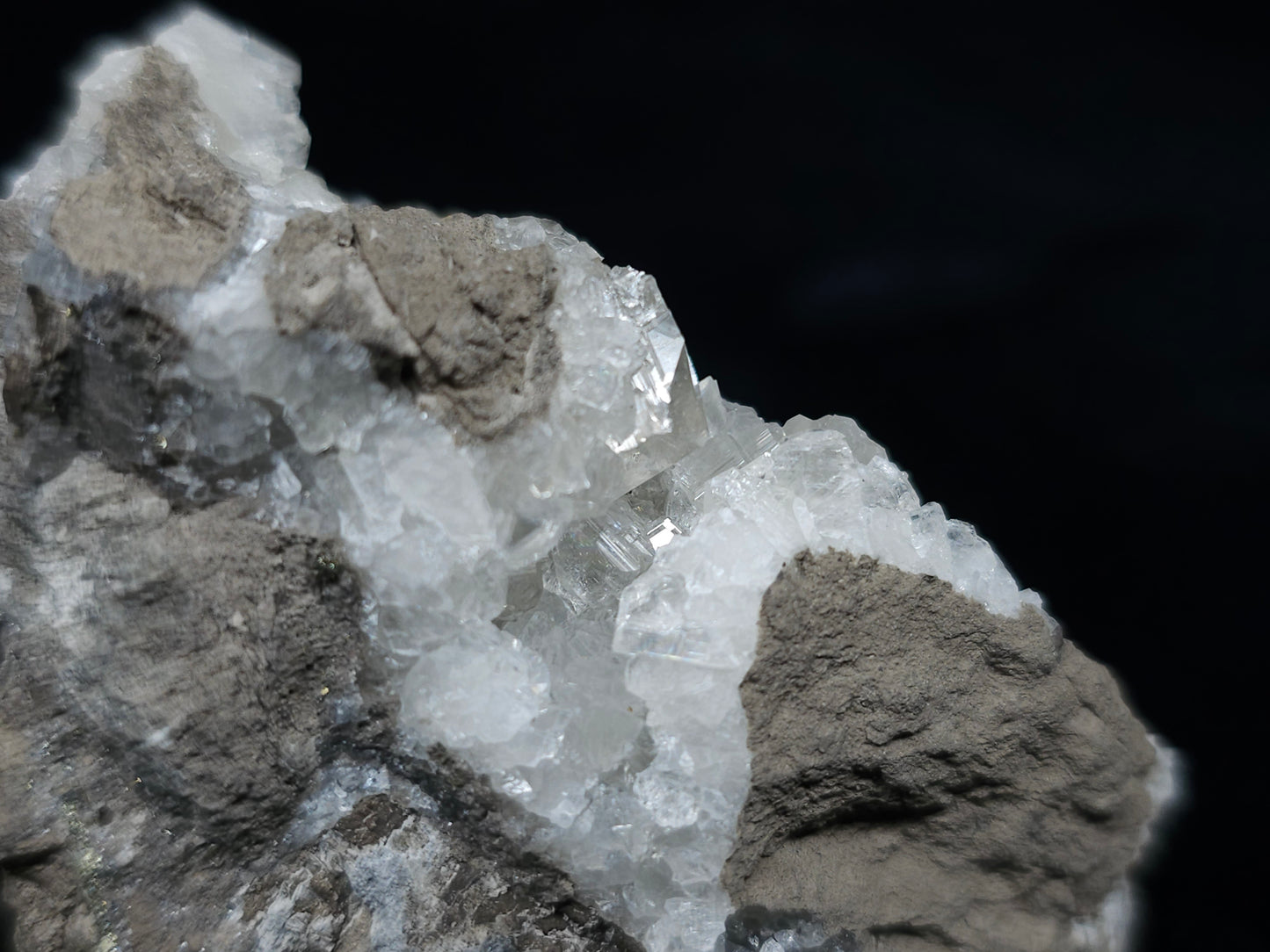 #33657 Super clear Nailhead Spar Calcite cluster and  Chalcopyrite ore and multiple small fossils in the matrix