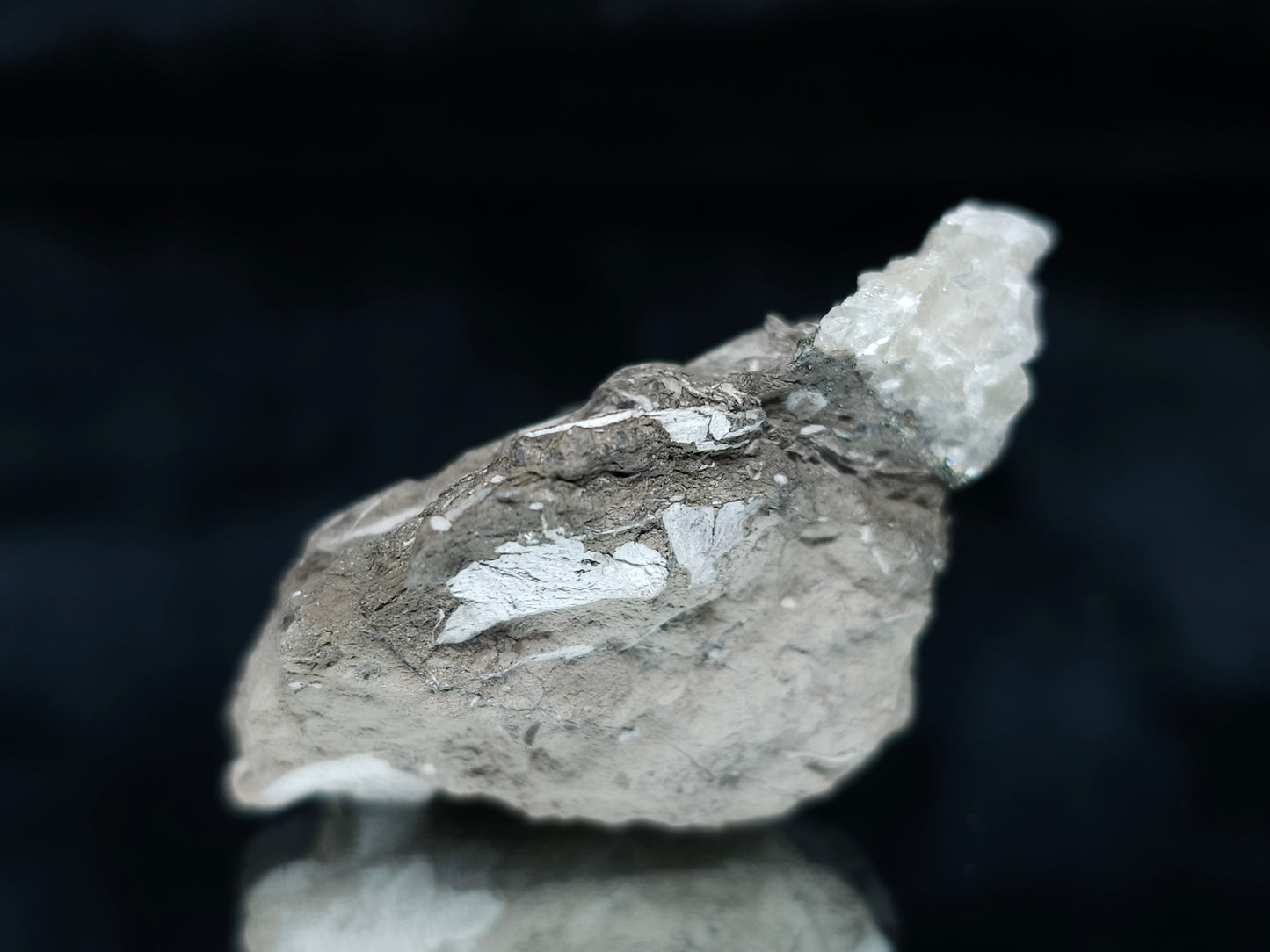 #33658  Super clear Nailhead Spar Calcite cluster and Chalcopyrite ore and multiple small fossils in the matrix