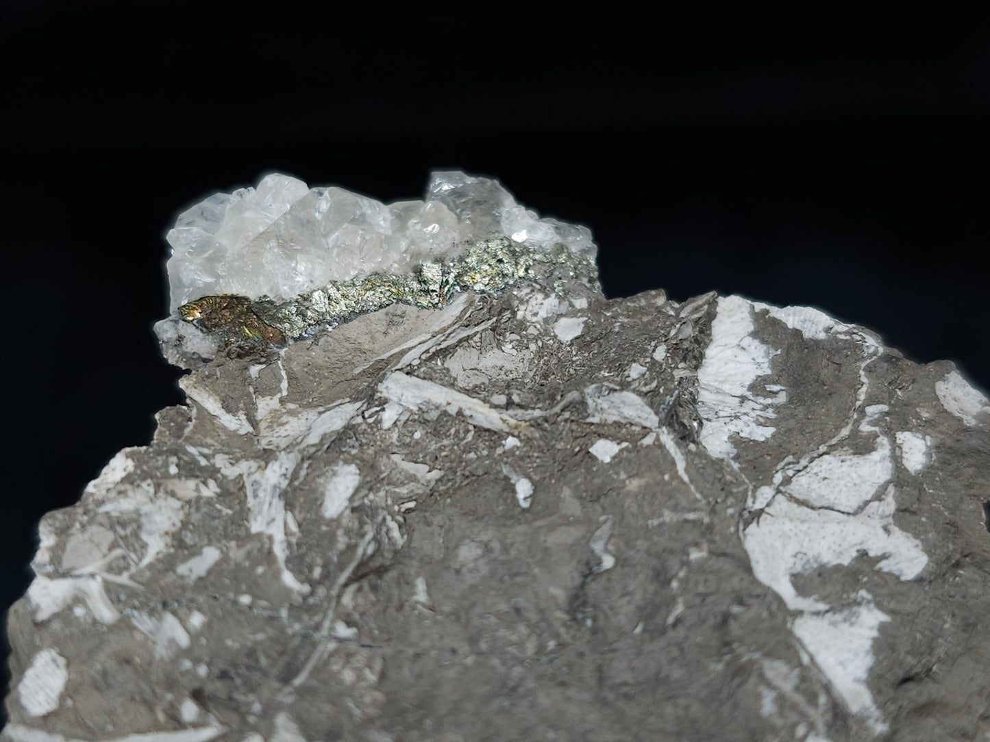 #33658  Super clear Nailhead Spar Calcite cluster and Chalcopyrite ore and multiple small fossils in the matrix