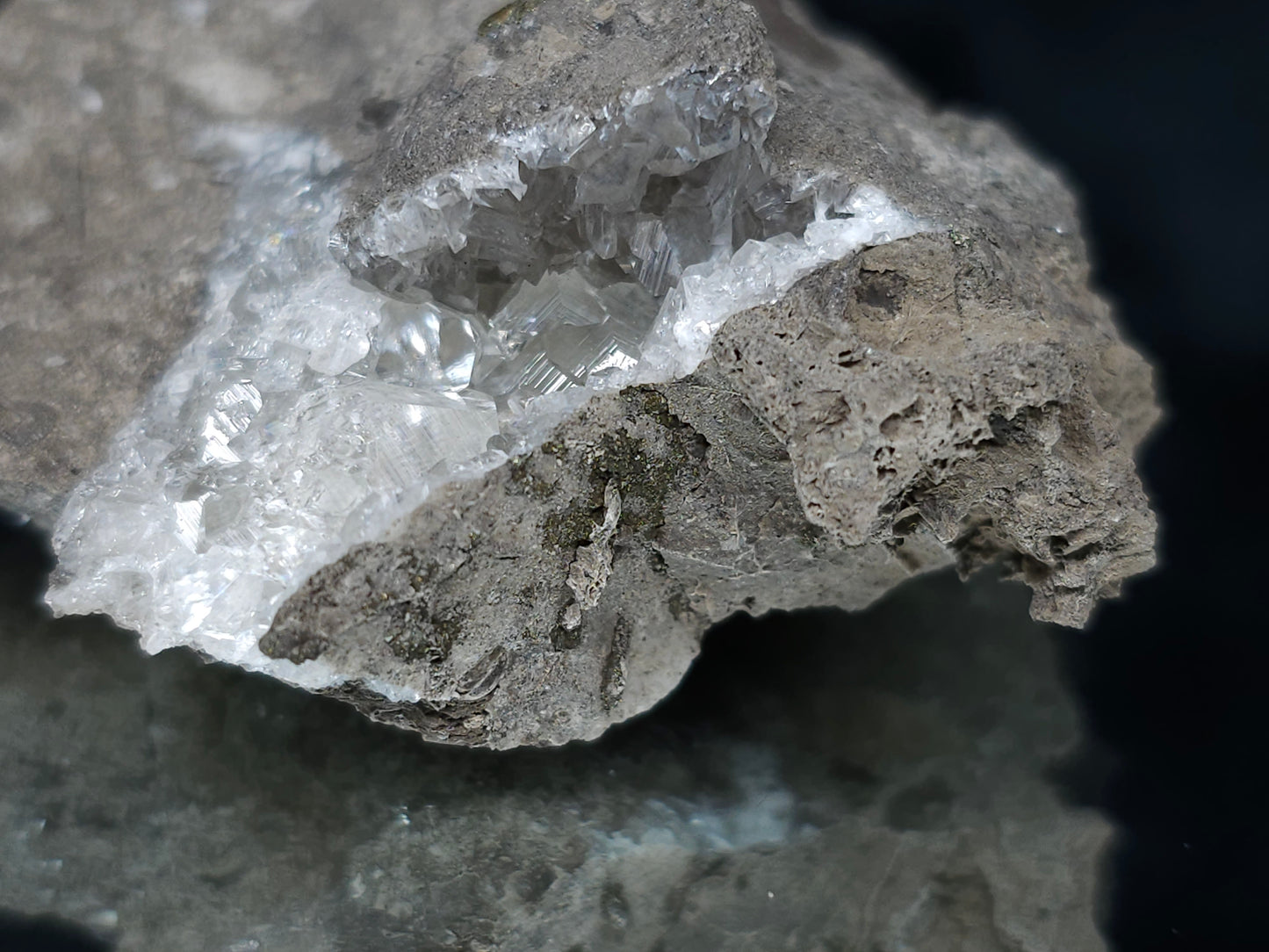#33661 Super clear Nailhead Spar Calcite cluster and  Chalcopyrite ore and multiple small fossils in the matrix