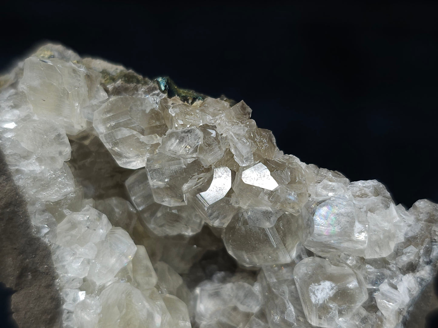 #33662 Super clear Nailhead Spar Calcite geode and Chalcopyrite ore and multiple small fossils in the matrix
