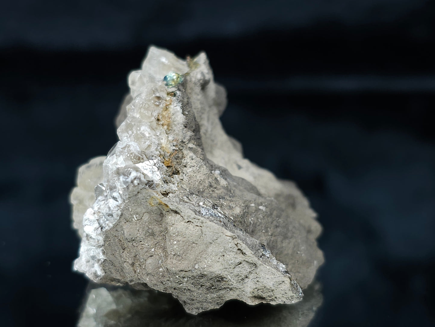#33662 Super clear Nailhead Spar Calcite geode and Chalcopyrite ore and multiple small fossils in the matrix