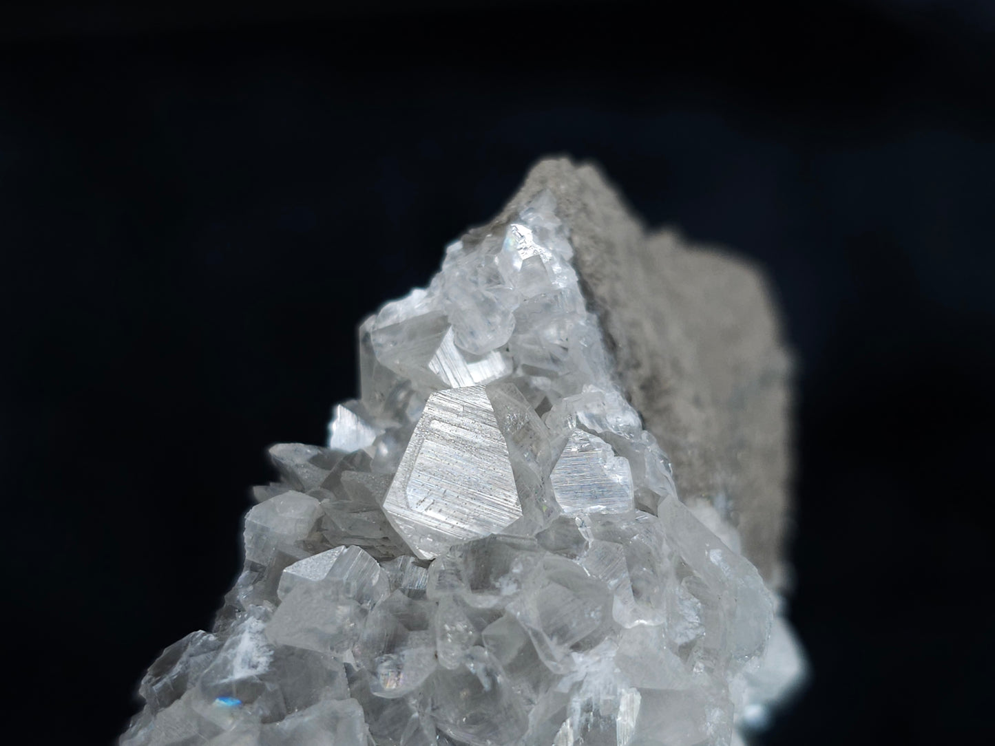#33663 Super clear Nailhead Spar Calcite cluster and Chalcopyrite ore and multiple small fossils in the matrix
