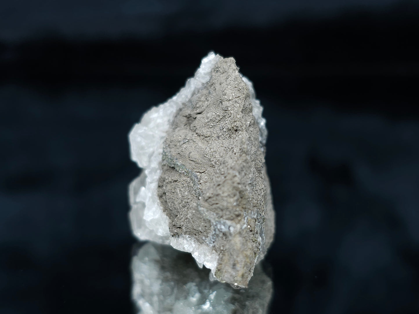 #33663 Super clear Nailhead Spar Calcite cluster and Chalcopyrite ore and multiple small fossils in the matrix