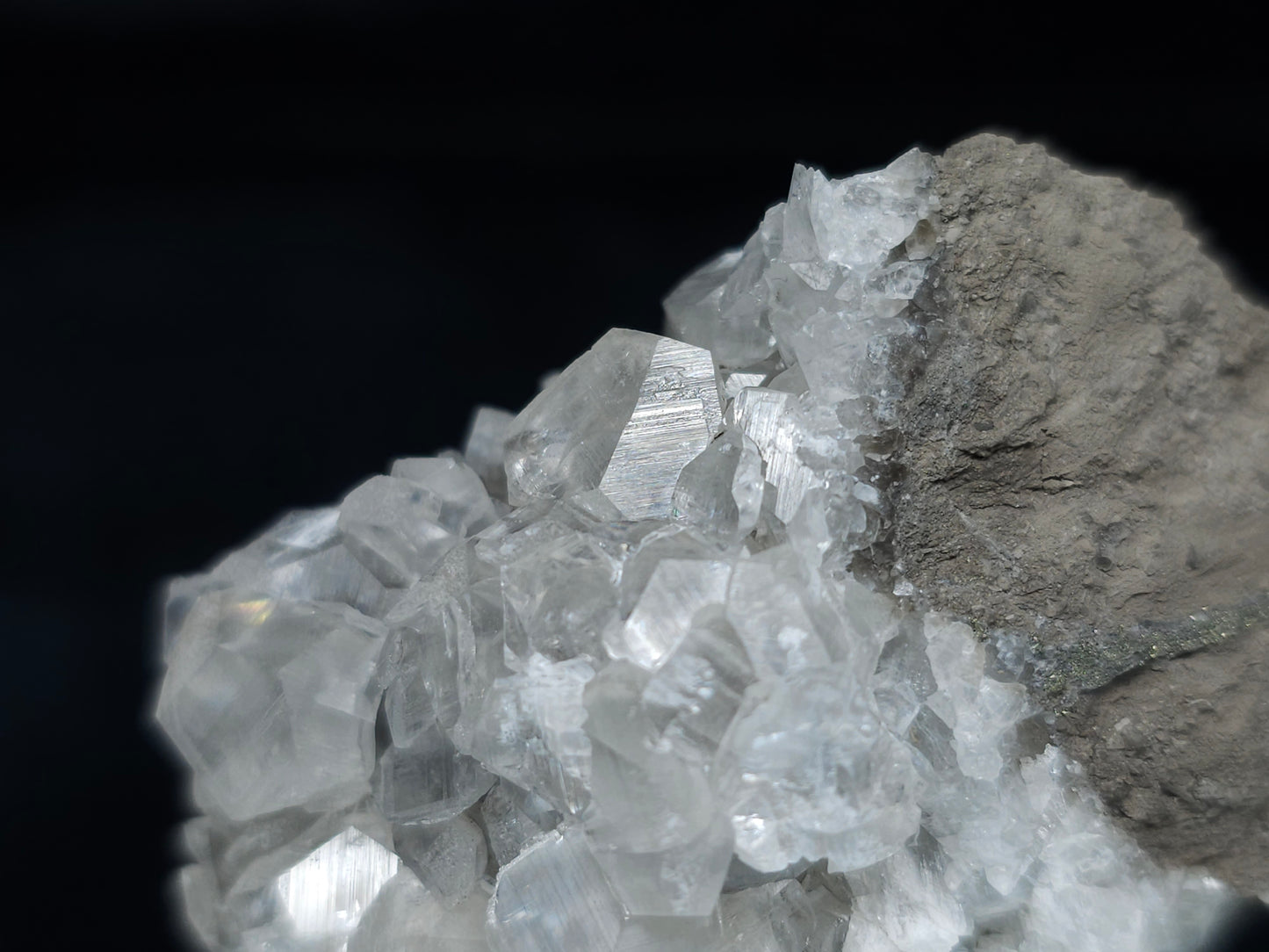 #33663 Super clear Nailhead Spar Calcite cluster and Chalcopyrite ore and multiple small fossils in the matrix
