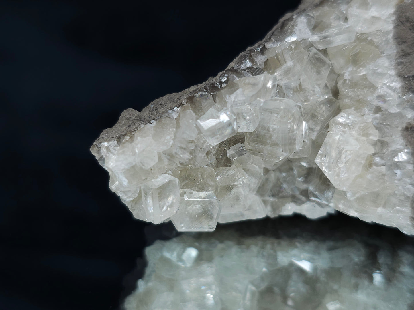#33665 Super clear Nailhead Spar Calcite cluster
