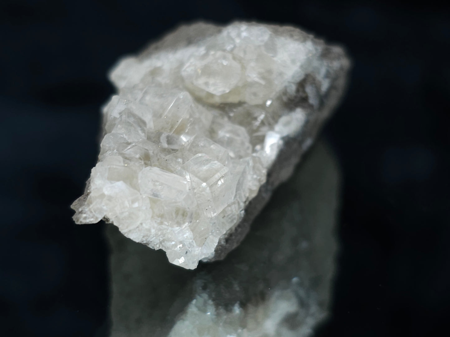 #33665 Super clear Nailhead Spar Calcite cluster