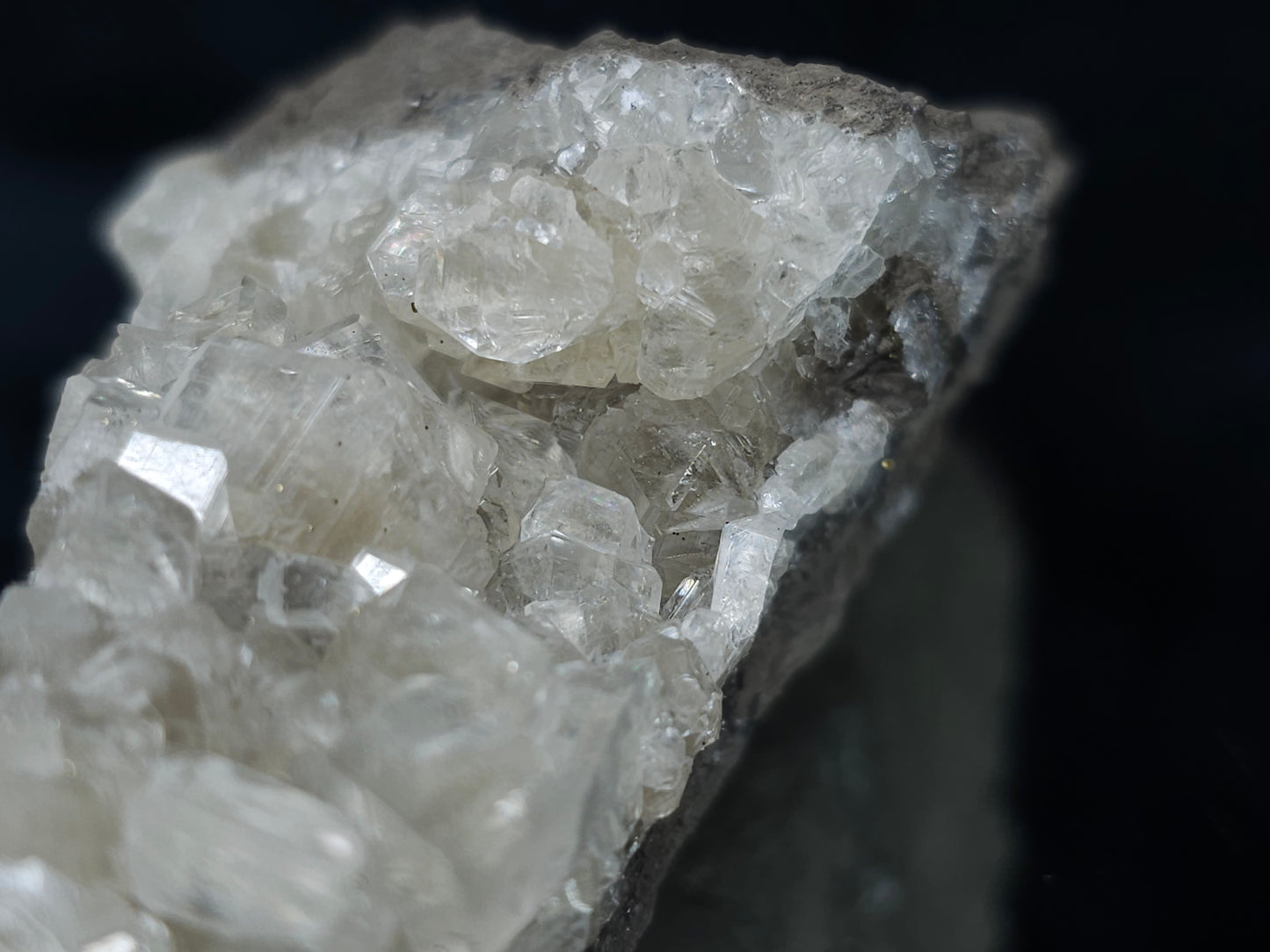 #33665 Super clear Nailhead Spar Calcite cluster