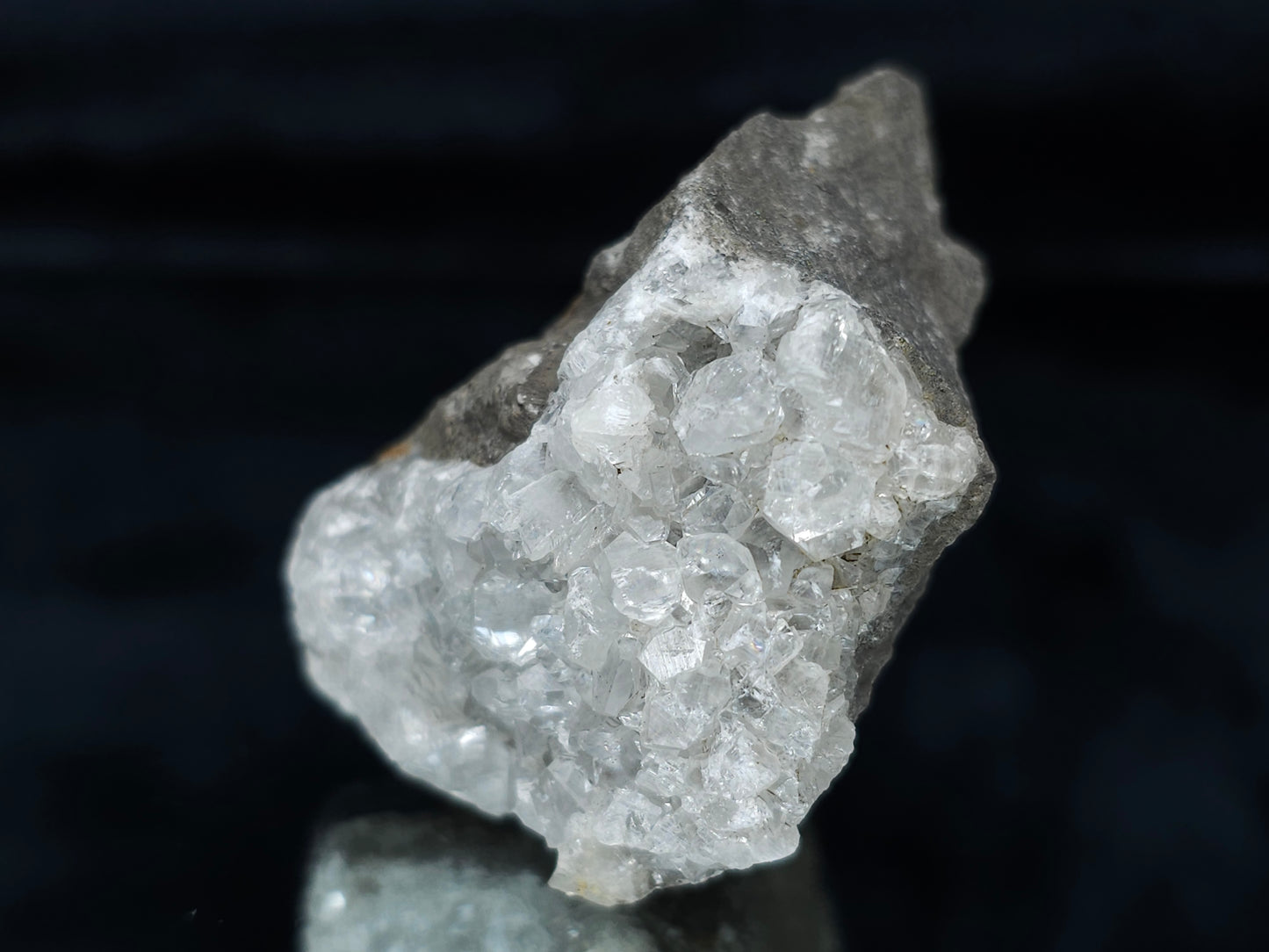 #33668 Super clear Nailhead Spar Calcite cluster