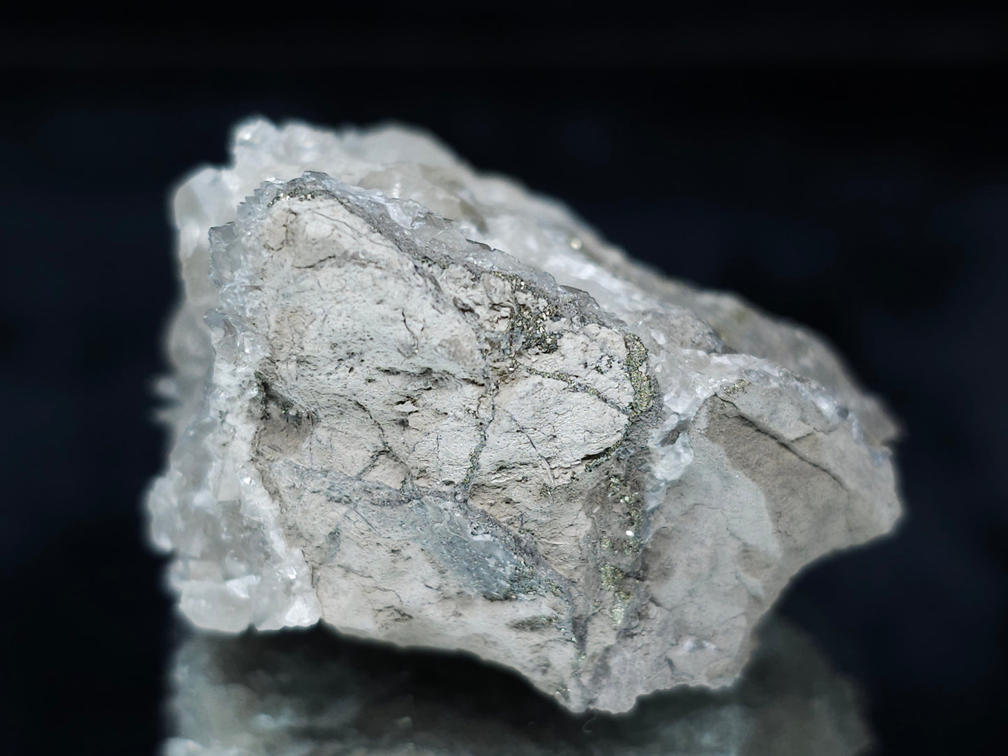 #33671 Super clear Nailhead Spar Calcite cluster
