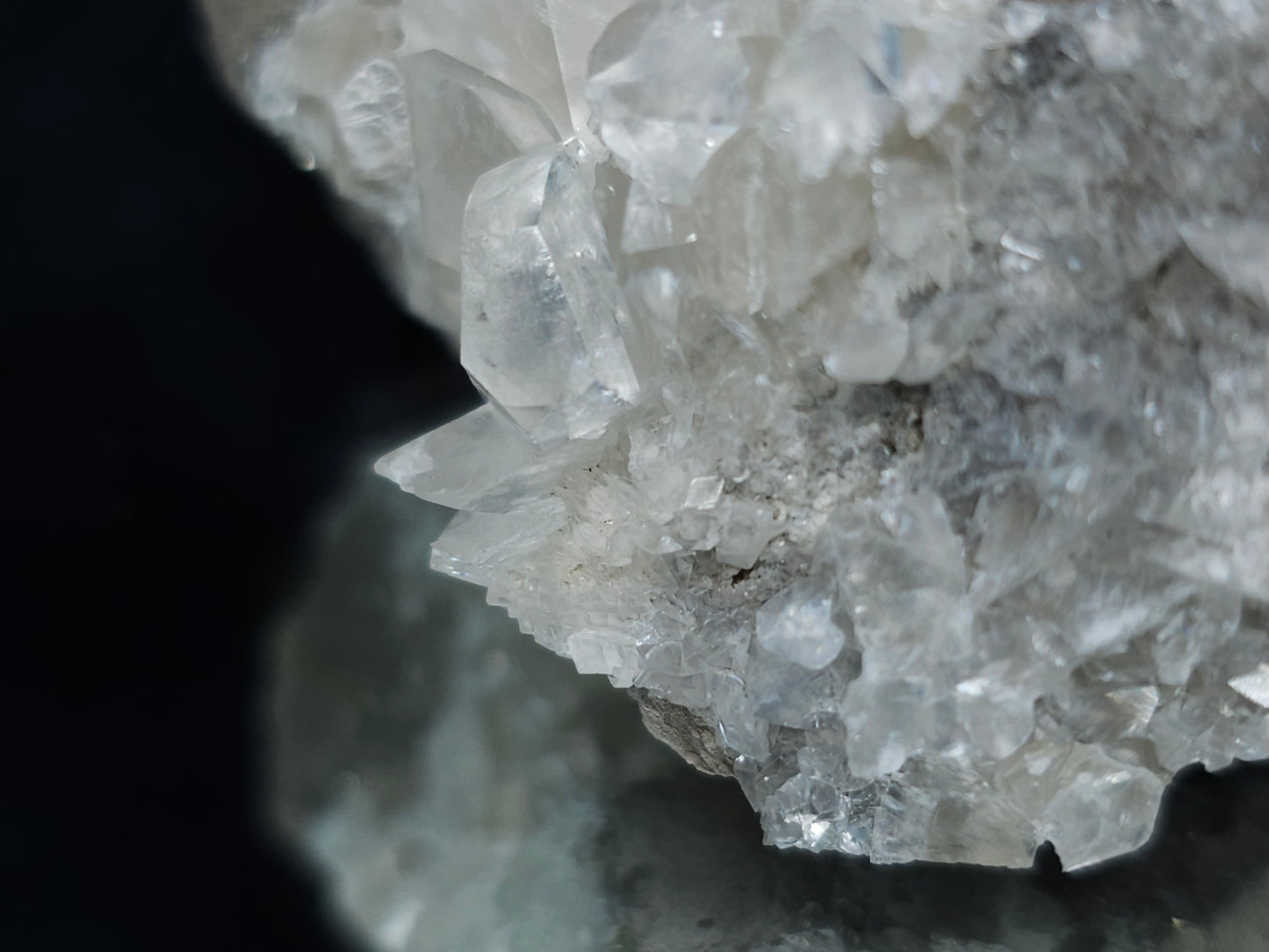 #33671 Super clear Nailhead Spar Calcite cluster