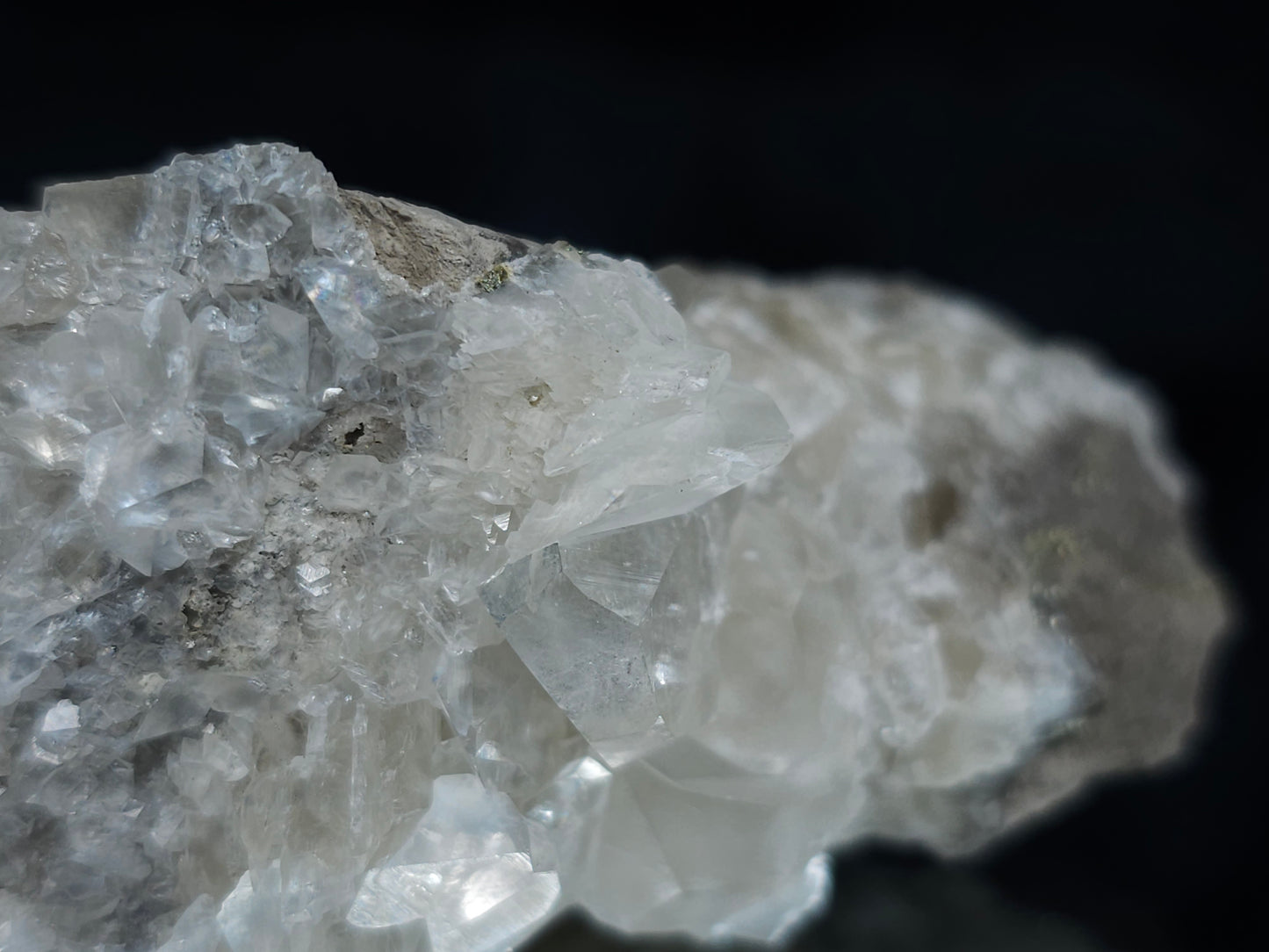 #33671 Super clear Nailhead Spar Calcite cluster