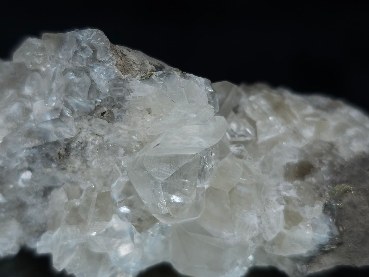 #33671 Super clear Nailhead Spar Calcite cluster