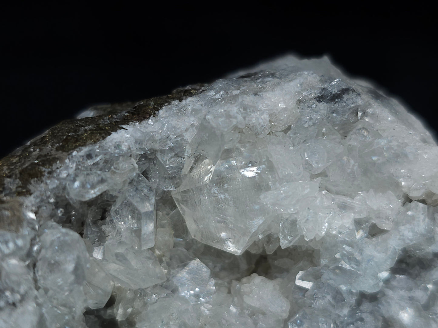 #33672 Super clear Nailhead Spar Calcite cluster and Chalcopyrite ore and multiple small fossils in the matrix